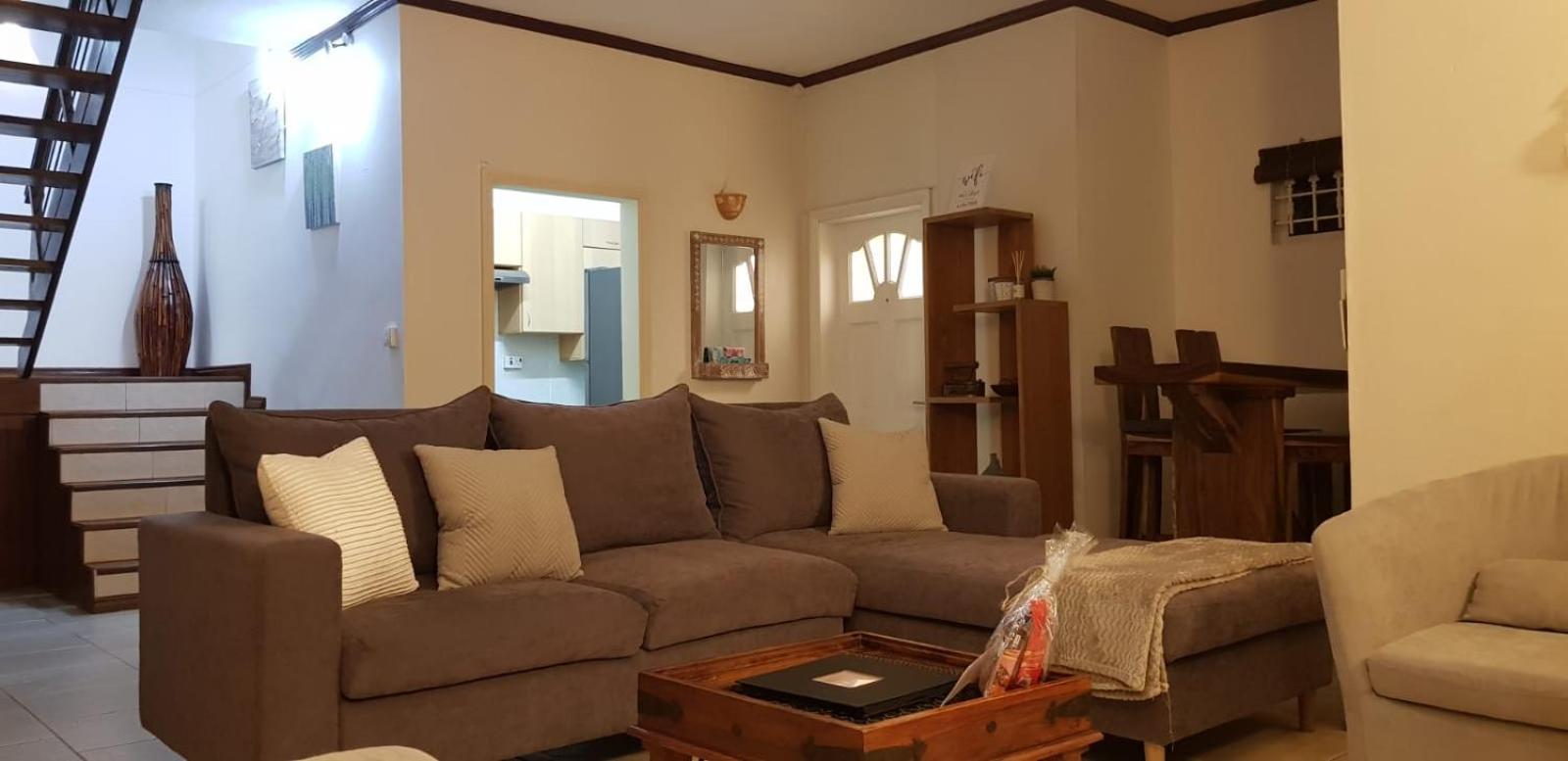 Three-Bedroom House photo 2