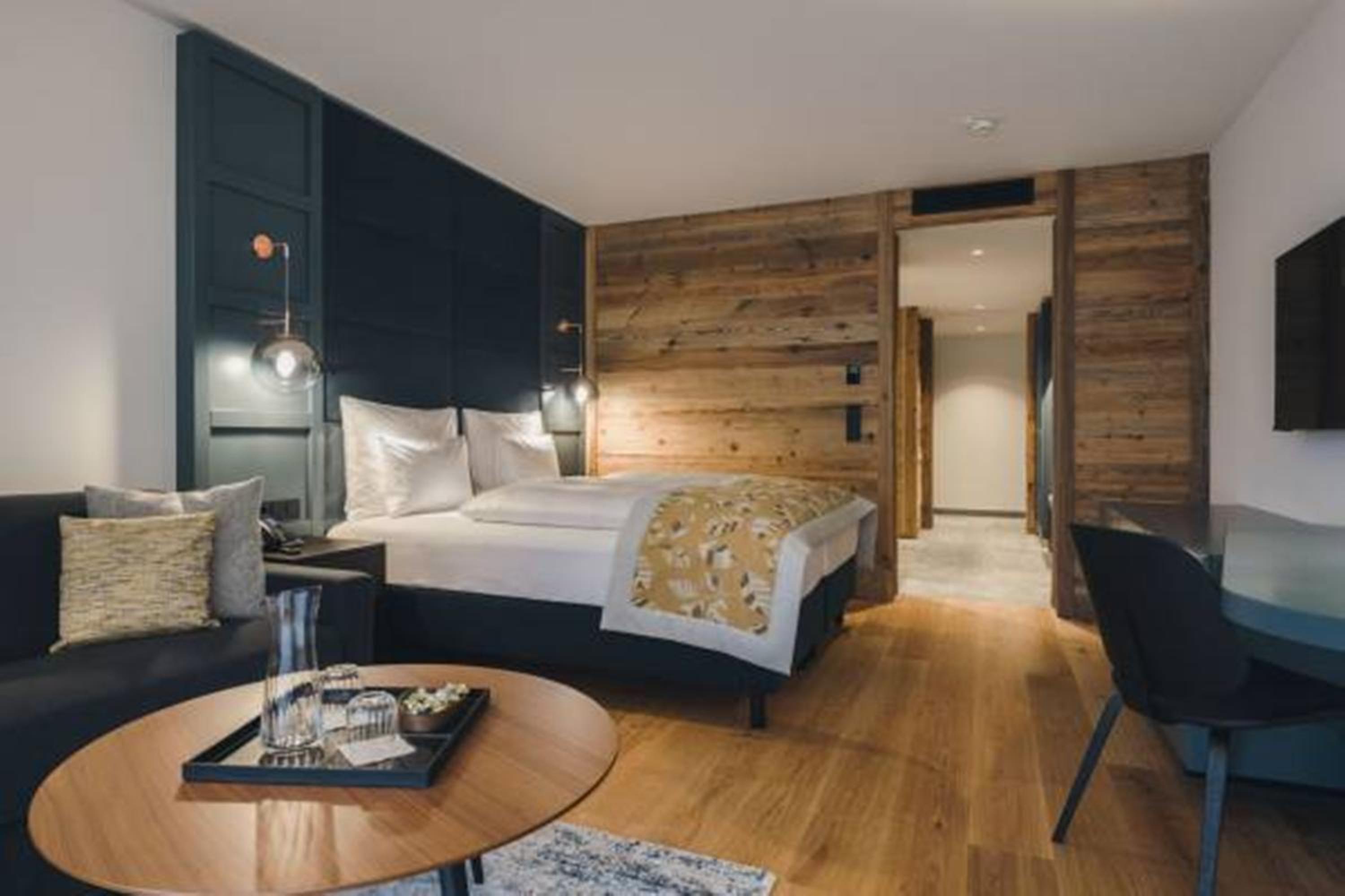 Design Junior Suite with Balcony photo 1