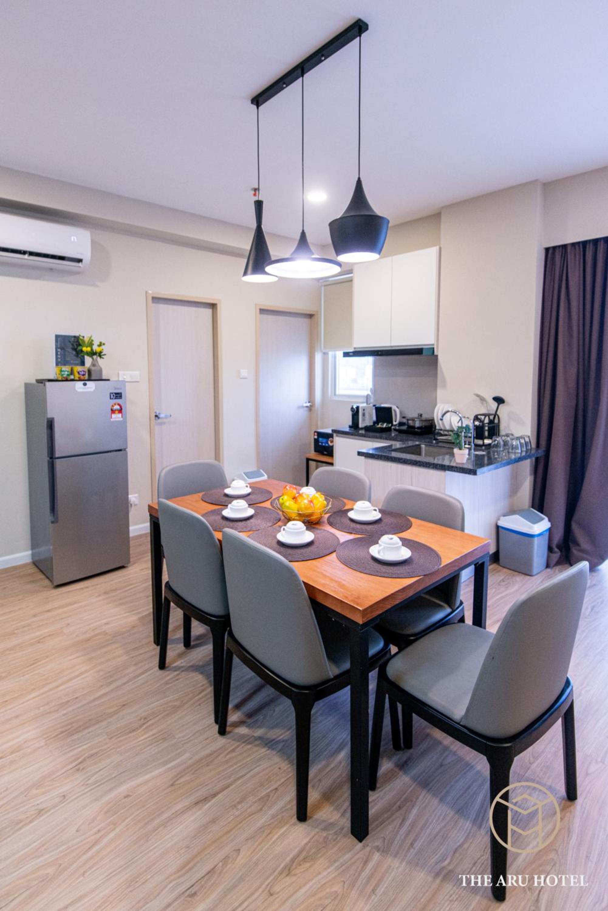 3-Bedroom Family Suites with City View - Photo 10