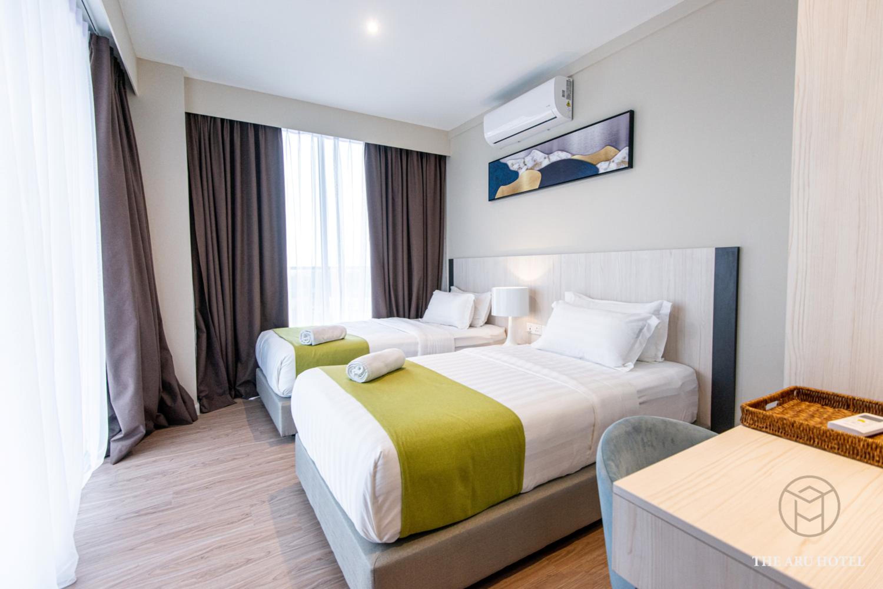3-Bedroom Family Suites with City View - Photo 4