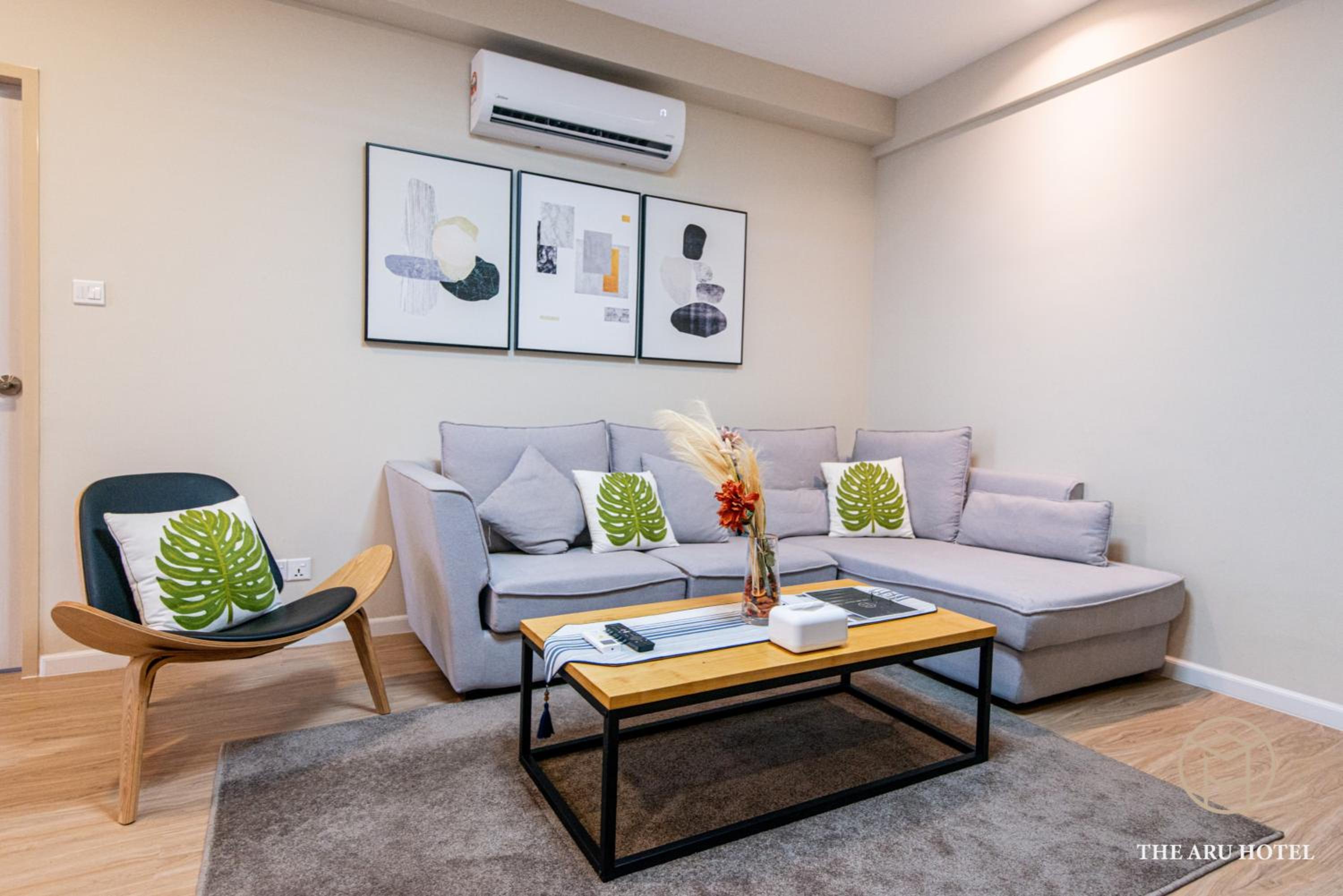 3-Bedroom Family Suites with City View - Photo 1
