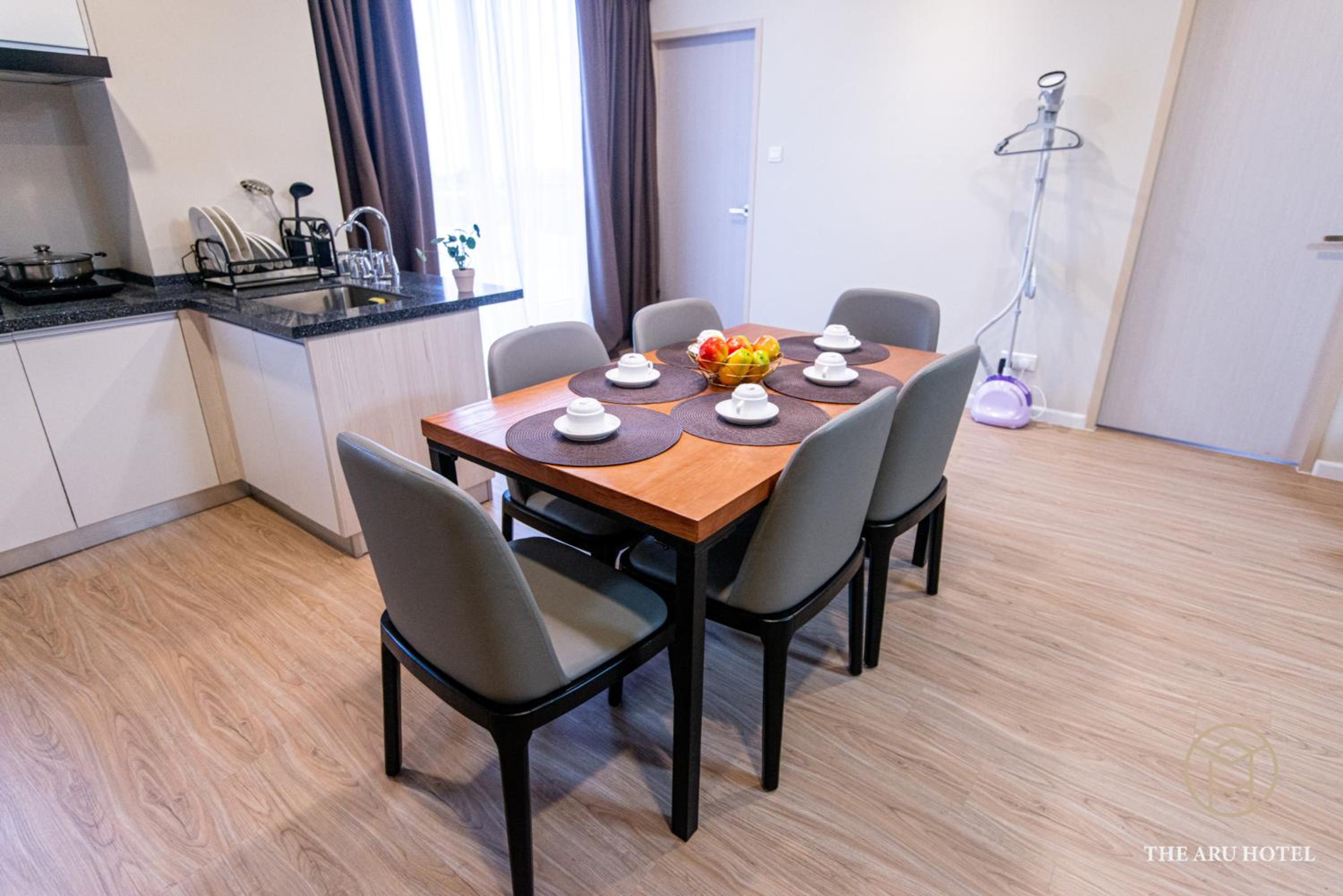 3-Bedroom Family Suites with City View - Photo 12