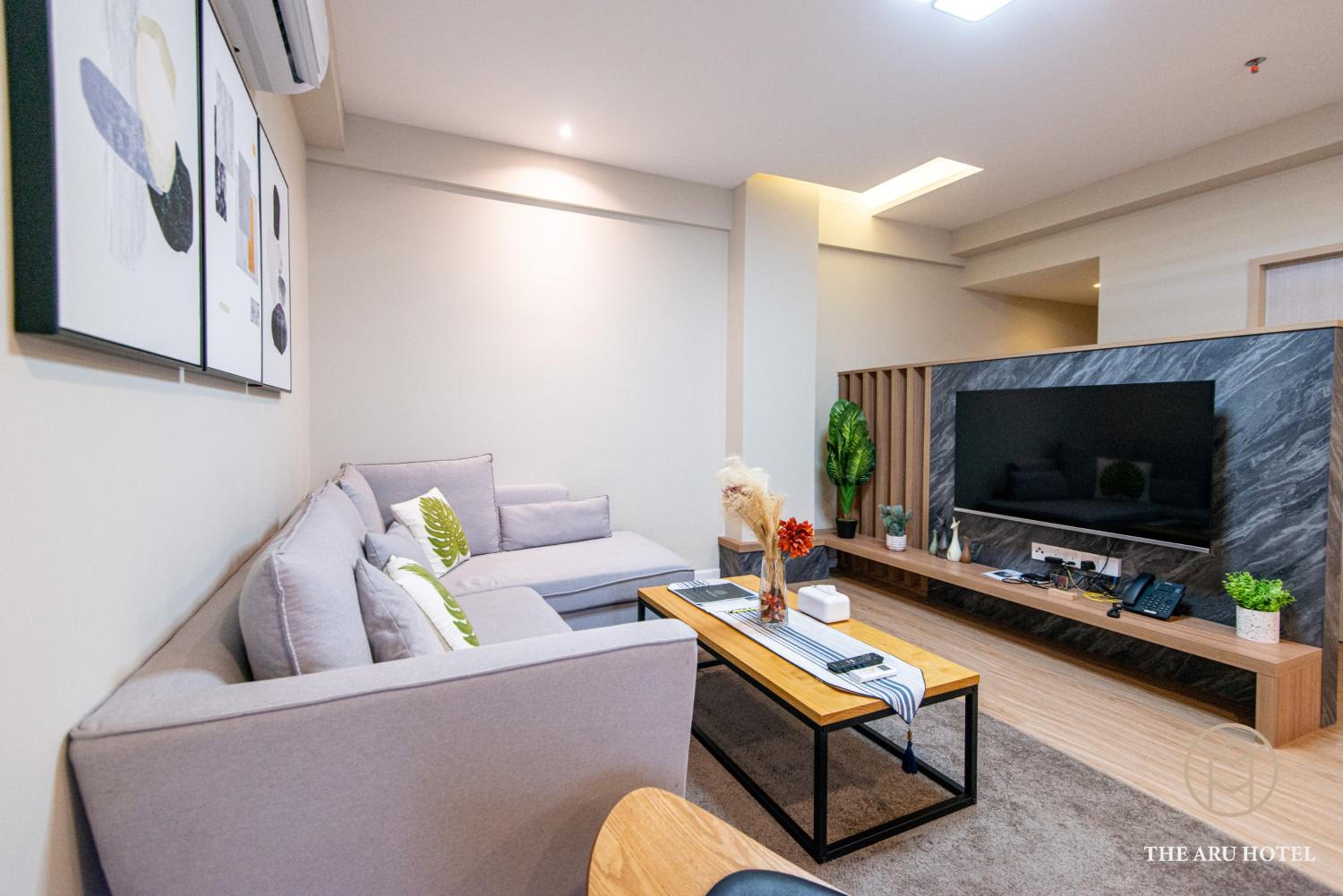 3-Bedroom Family Suites with City View - Photo 7