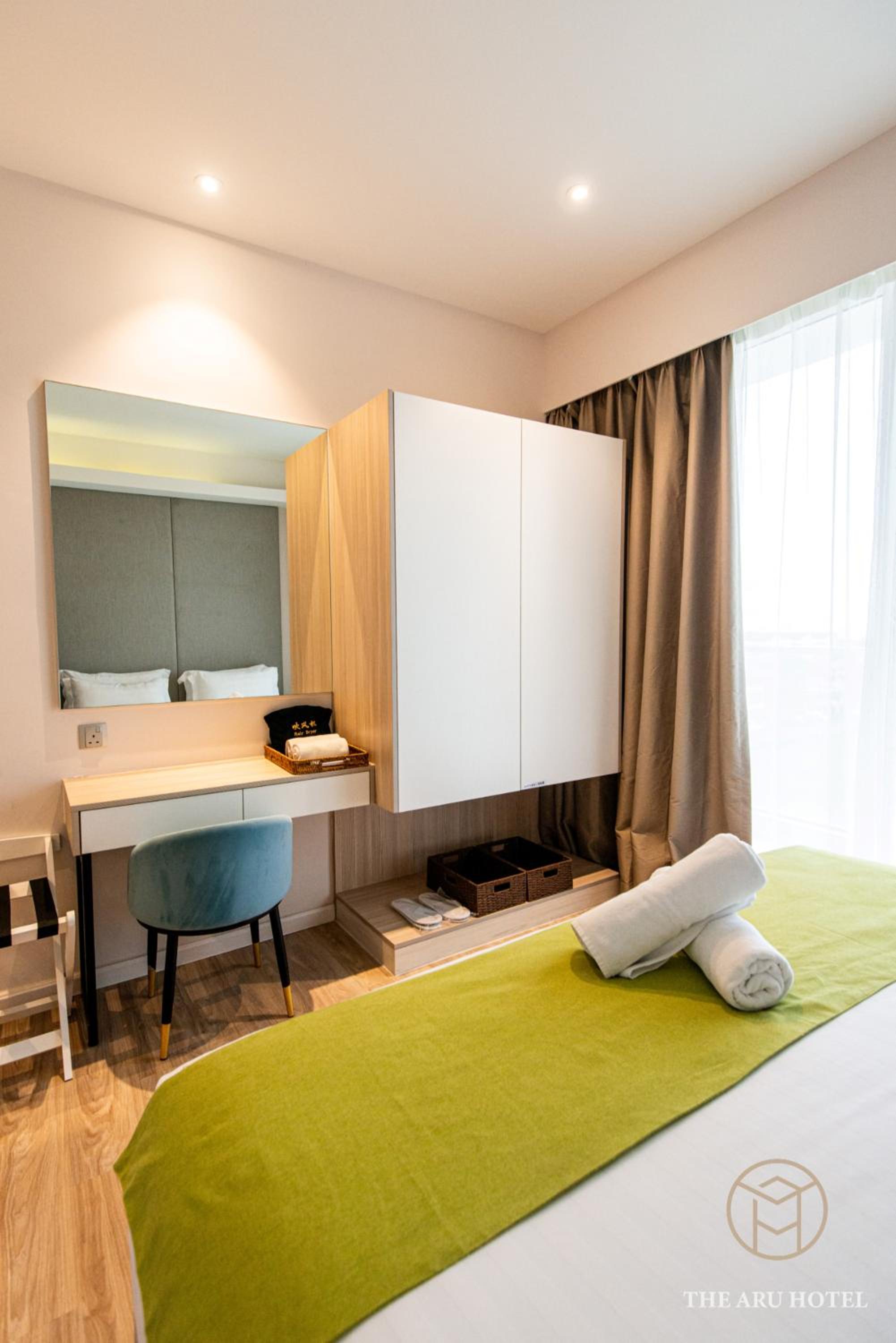 2-Bedroom Executive Suites with Airport View - Photo 52