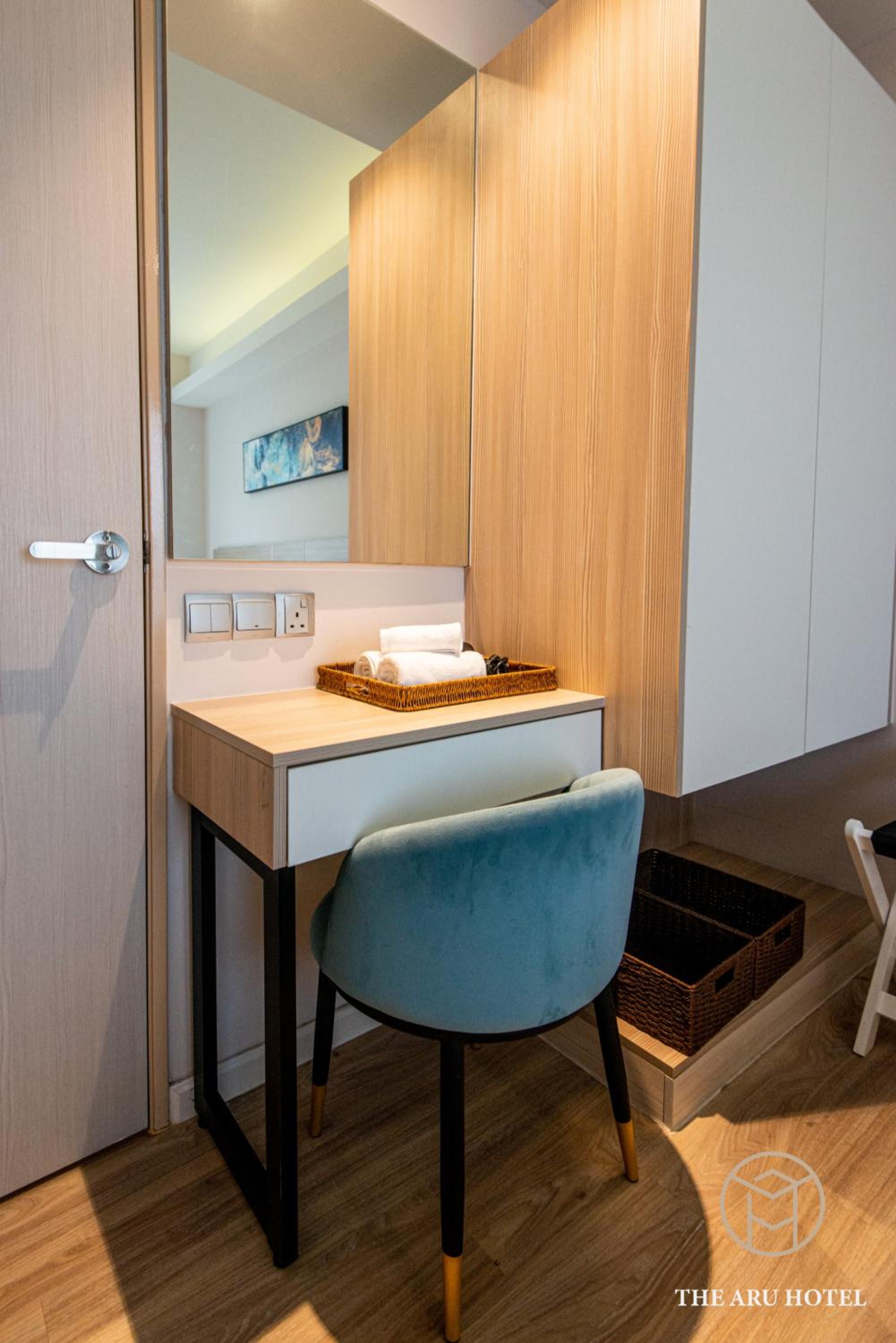 2-Bedroom Executive Suites with Airport View - Photo 9