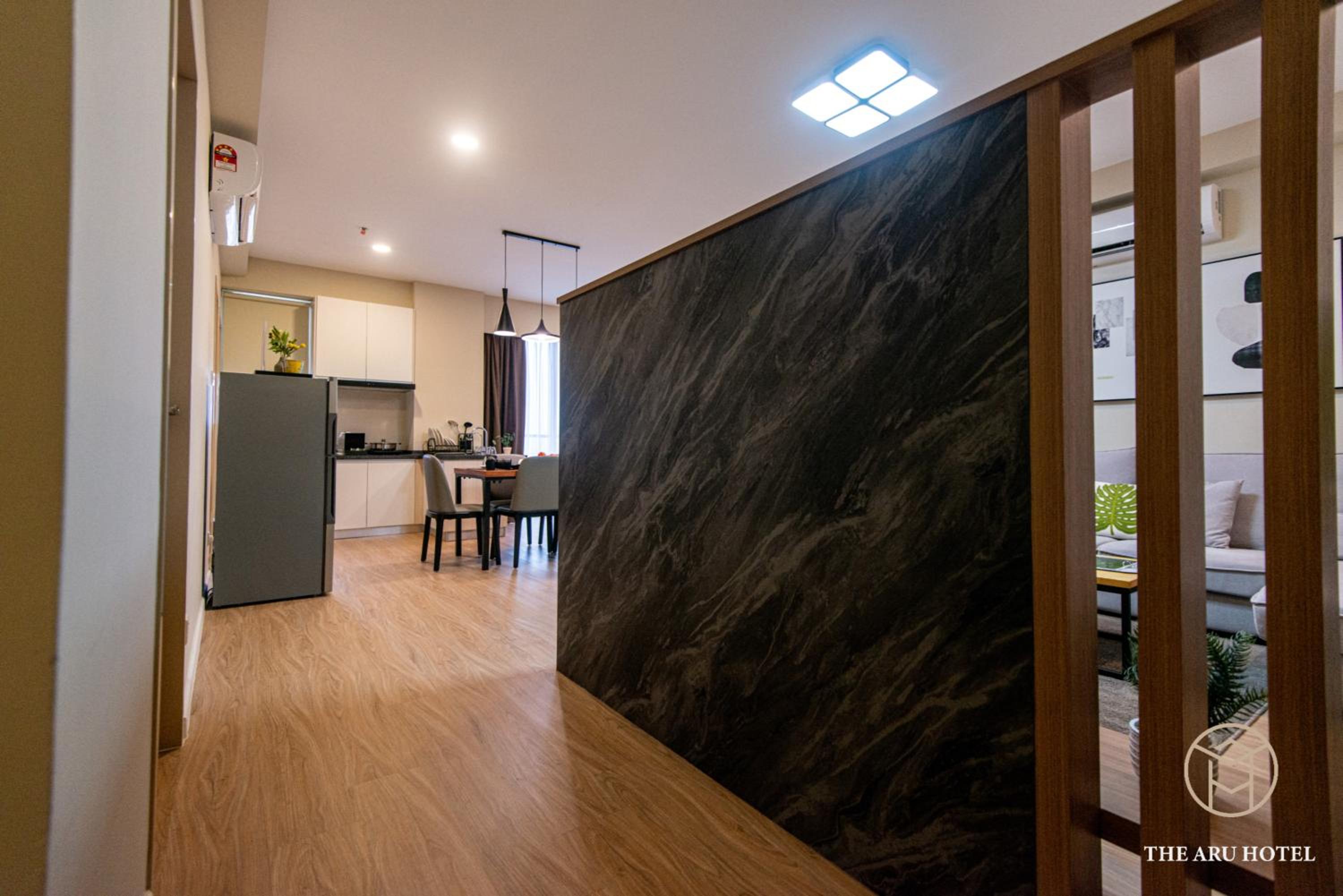 3-Bedroom Family Suites with City View - Photo 47