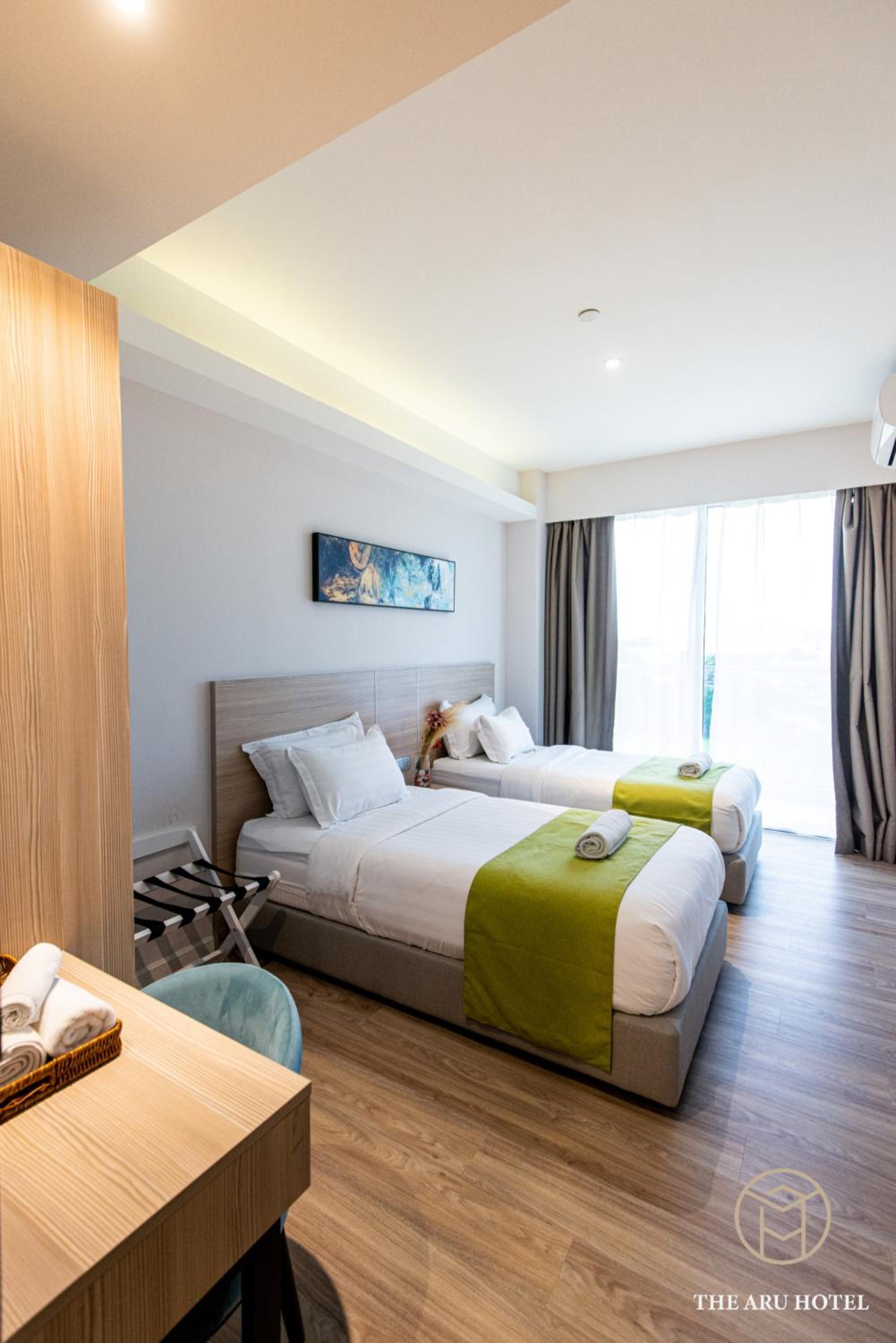 2-Bedroom Executive Suites with Airport View - Photo 5