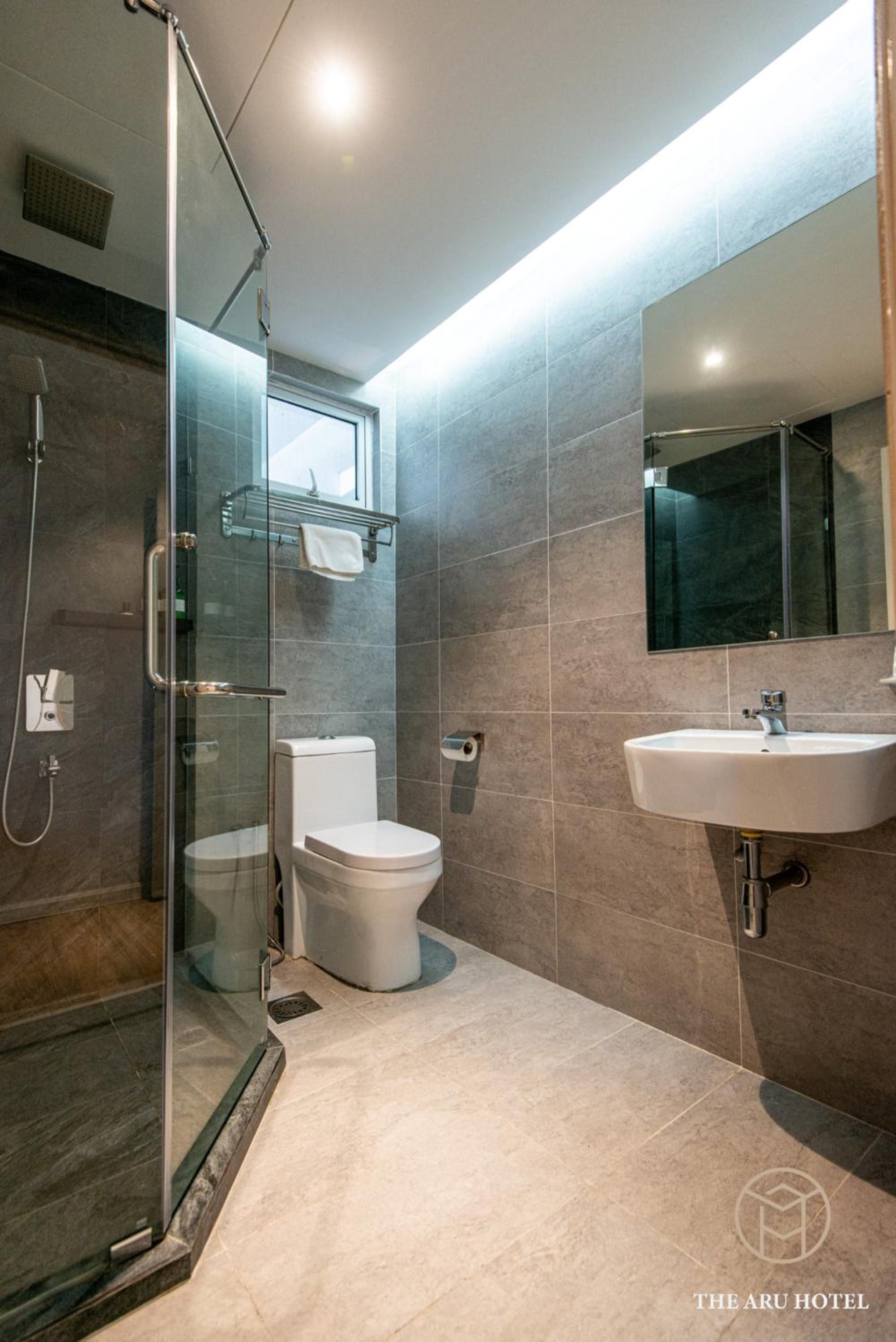 2-Bedroom Executive Suites with Airport View - Photo 18