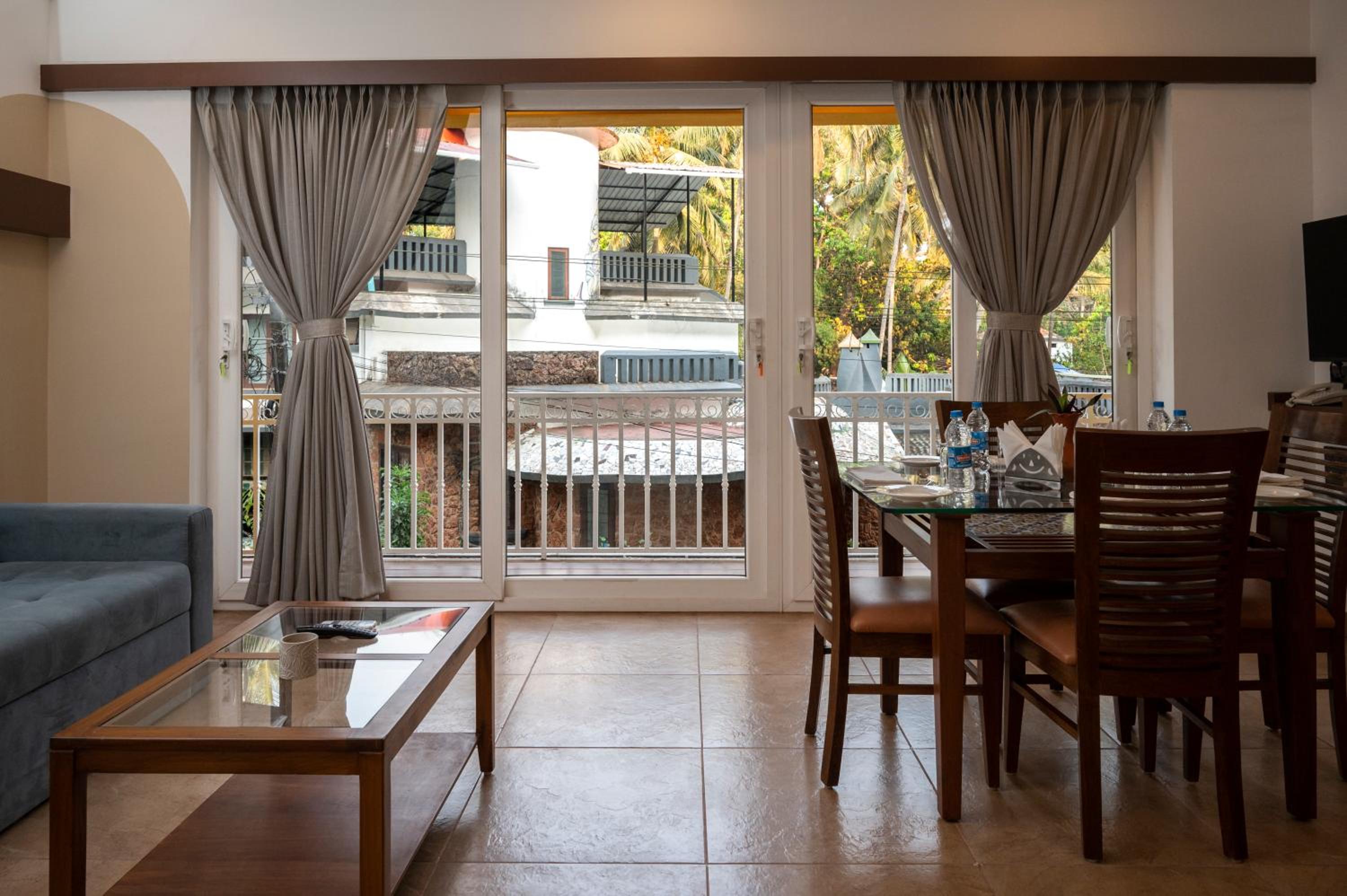One bedroom Apartment with balcony - Photo 4