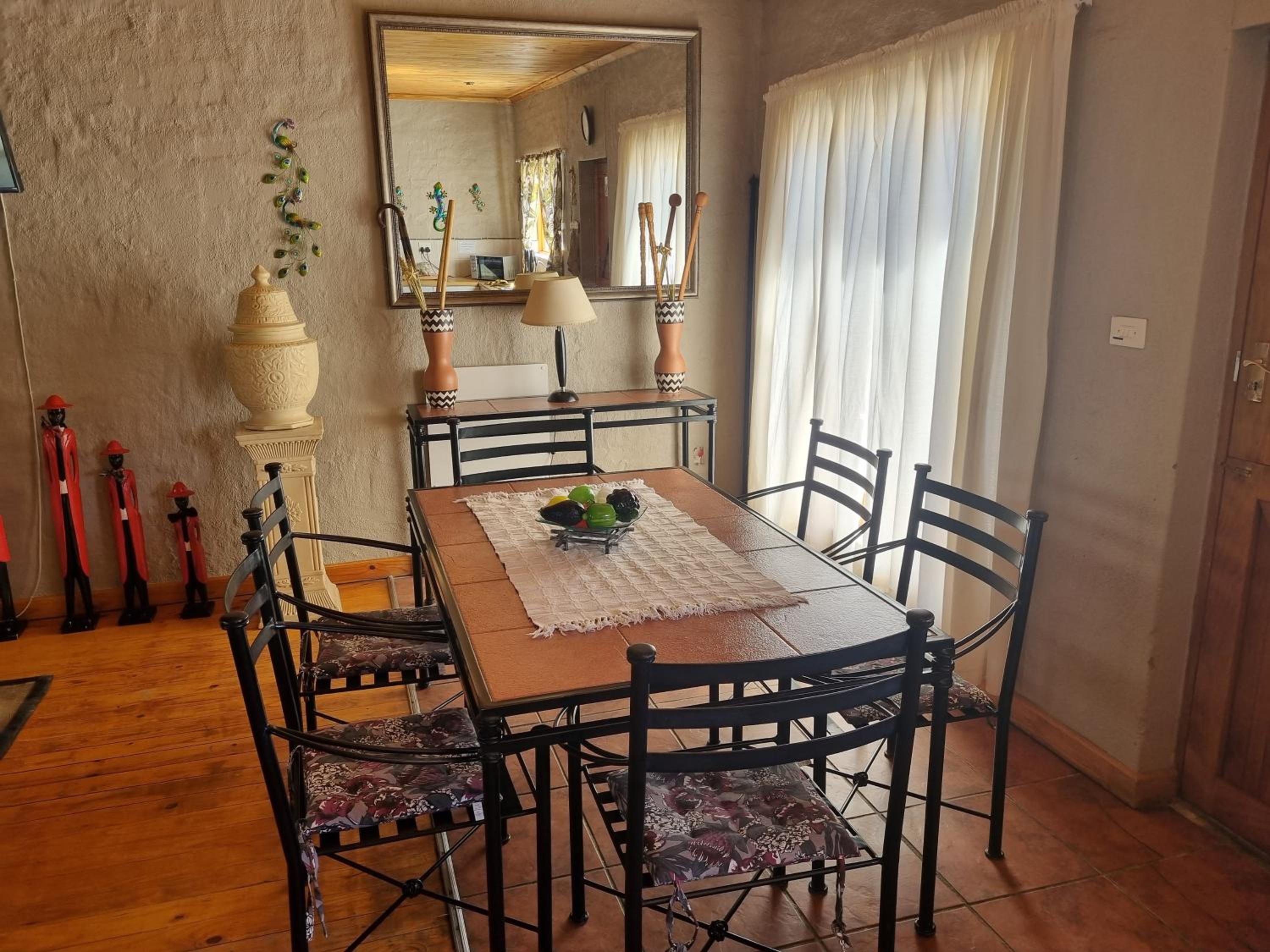 Two-Bedroom Apartment - Photo 2