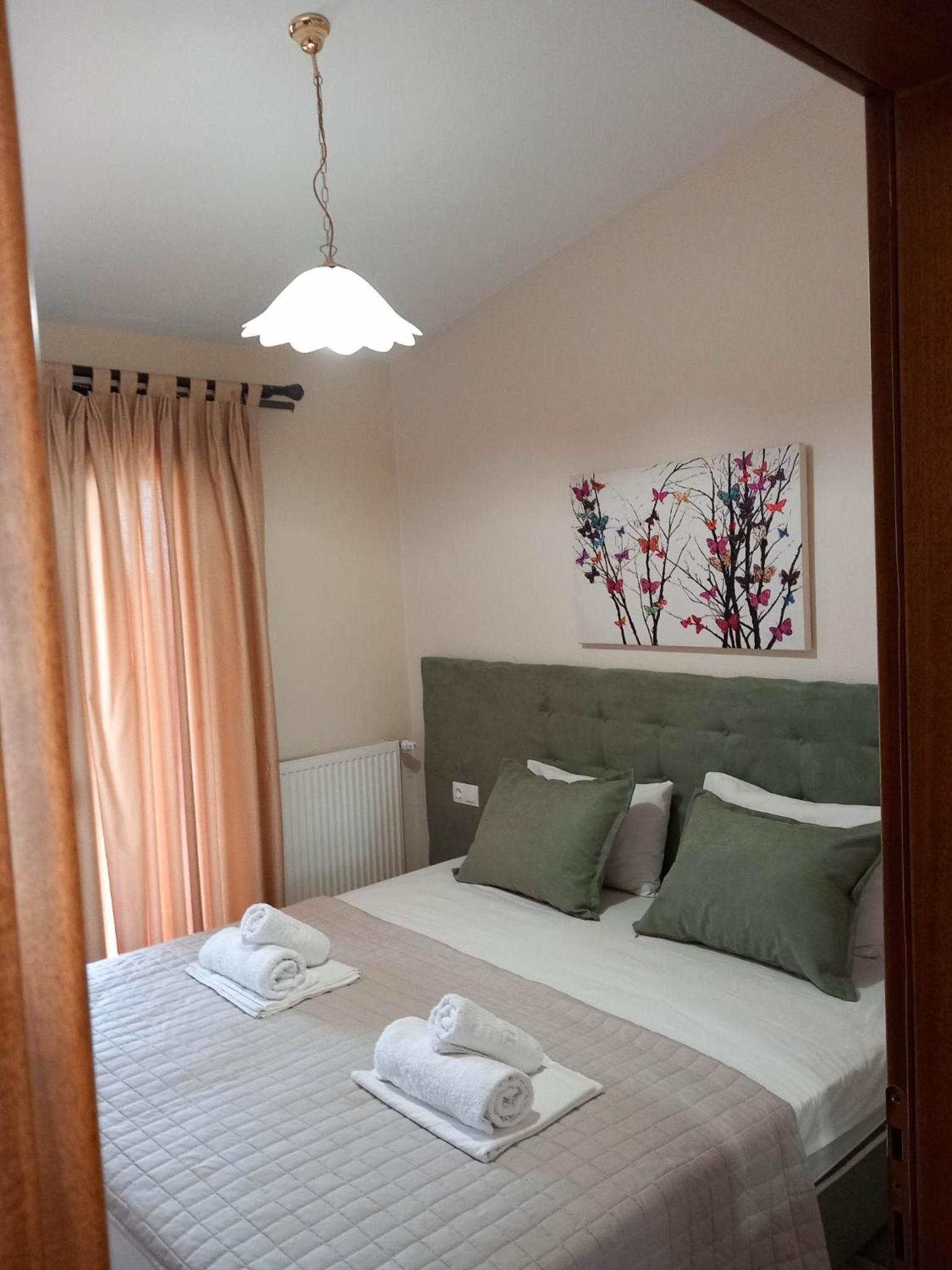 One-Bedroom Apartment - Photo 4