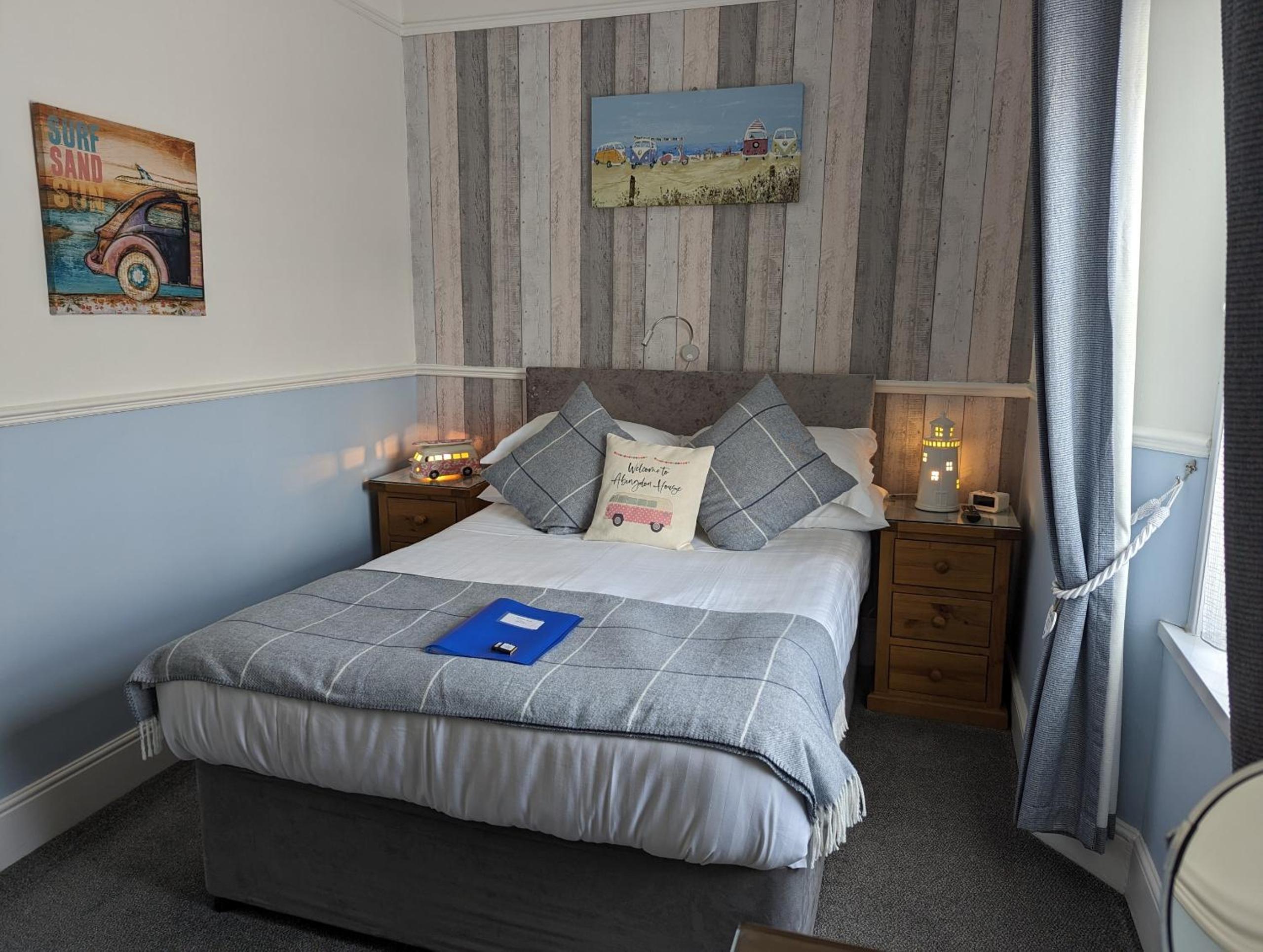 Double Room with Private Bathroom - Photo 6