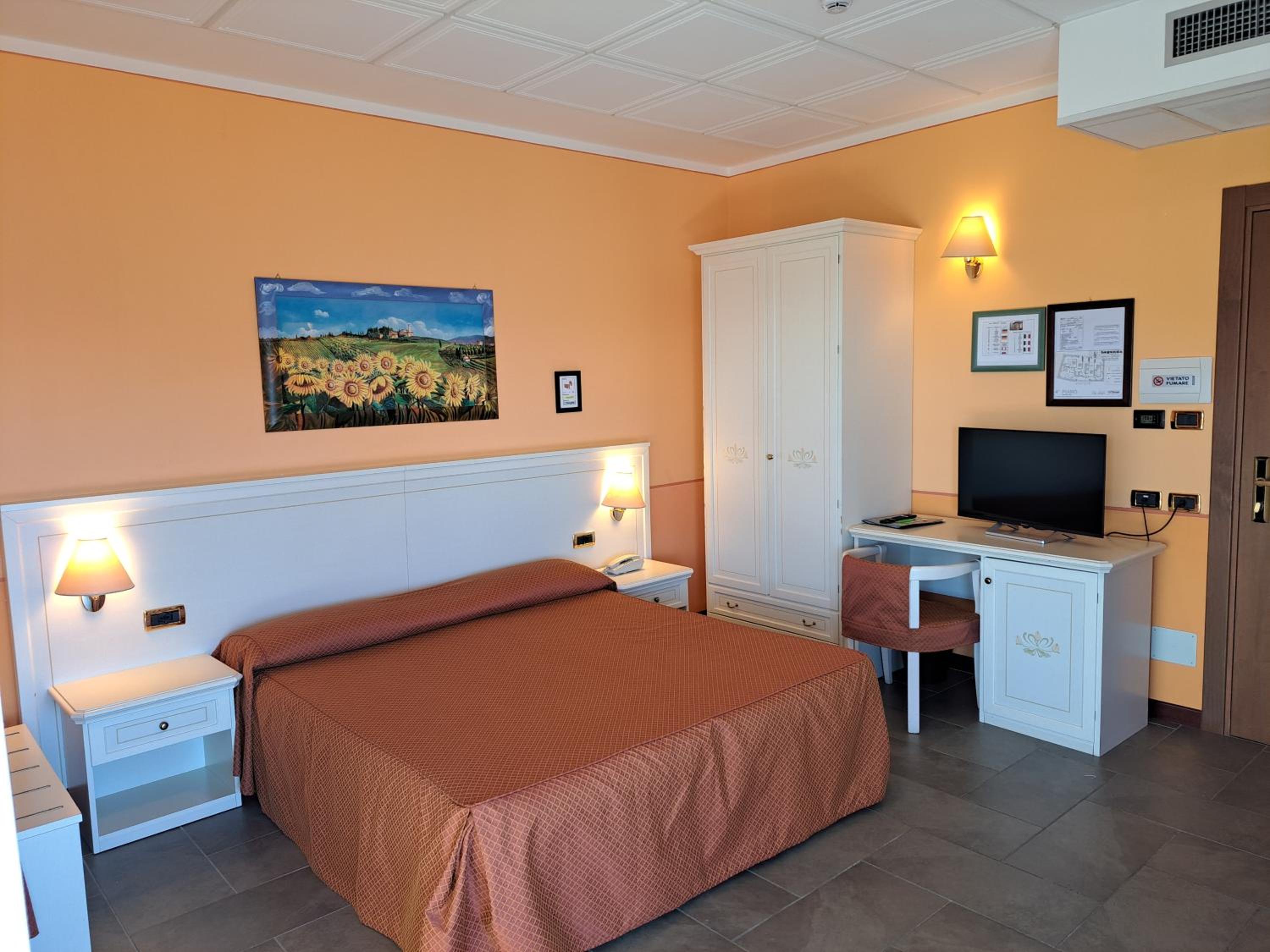Superior Double or Twin Room with Lake View - Photo 1