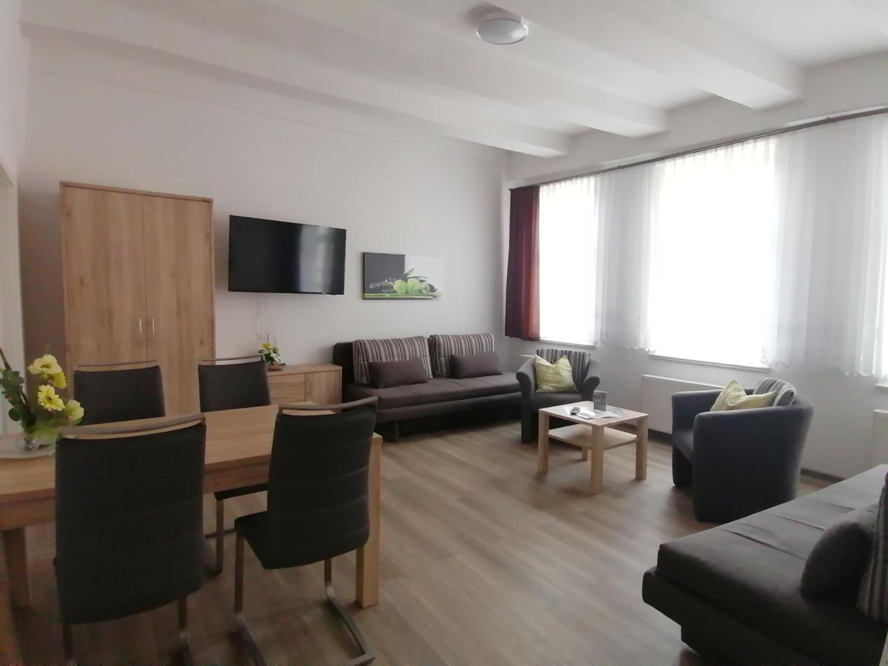 Two-Bedroom Apartment - Photo 2