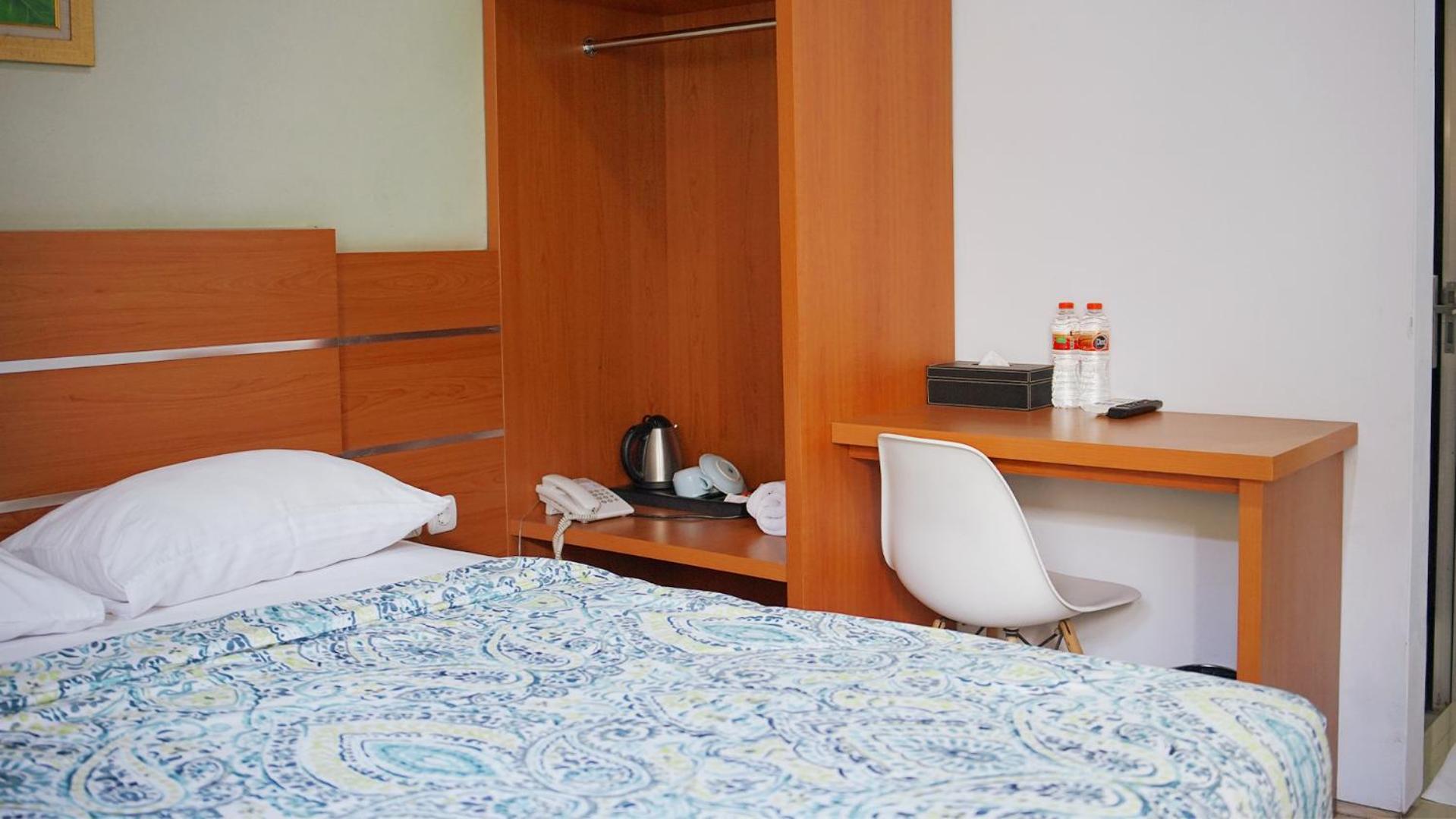 Deluxe King Room photo 3