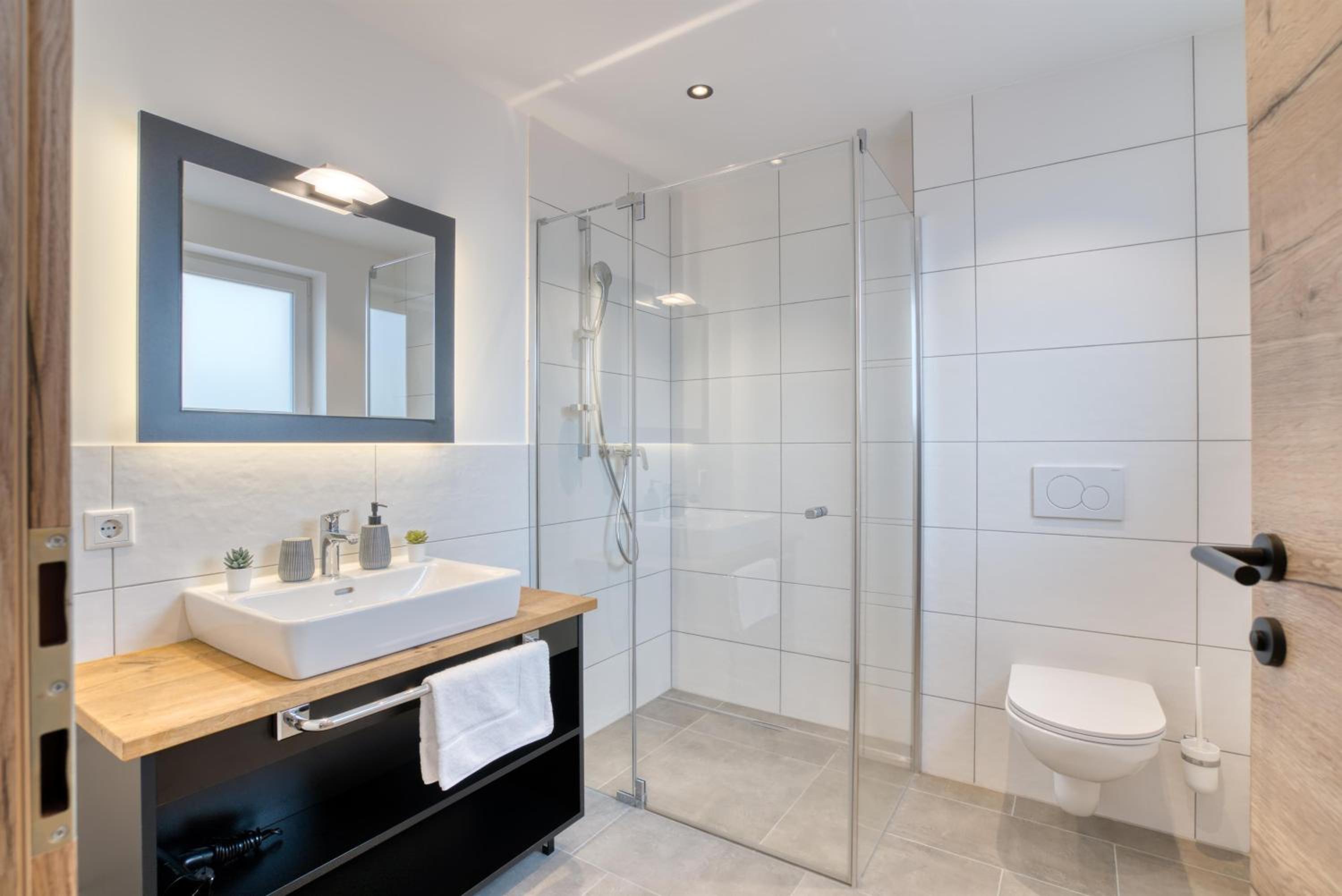 Premium Apartment 1 with 2 Bedrooms and Balcony photo 3