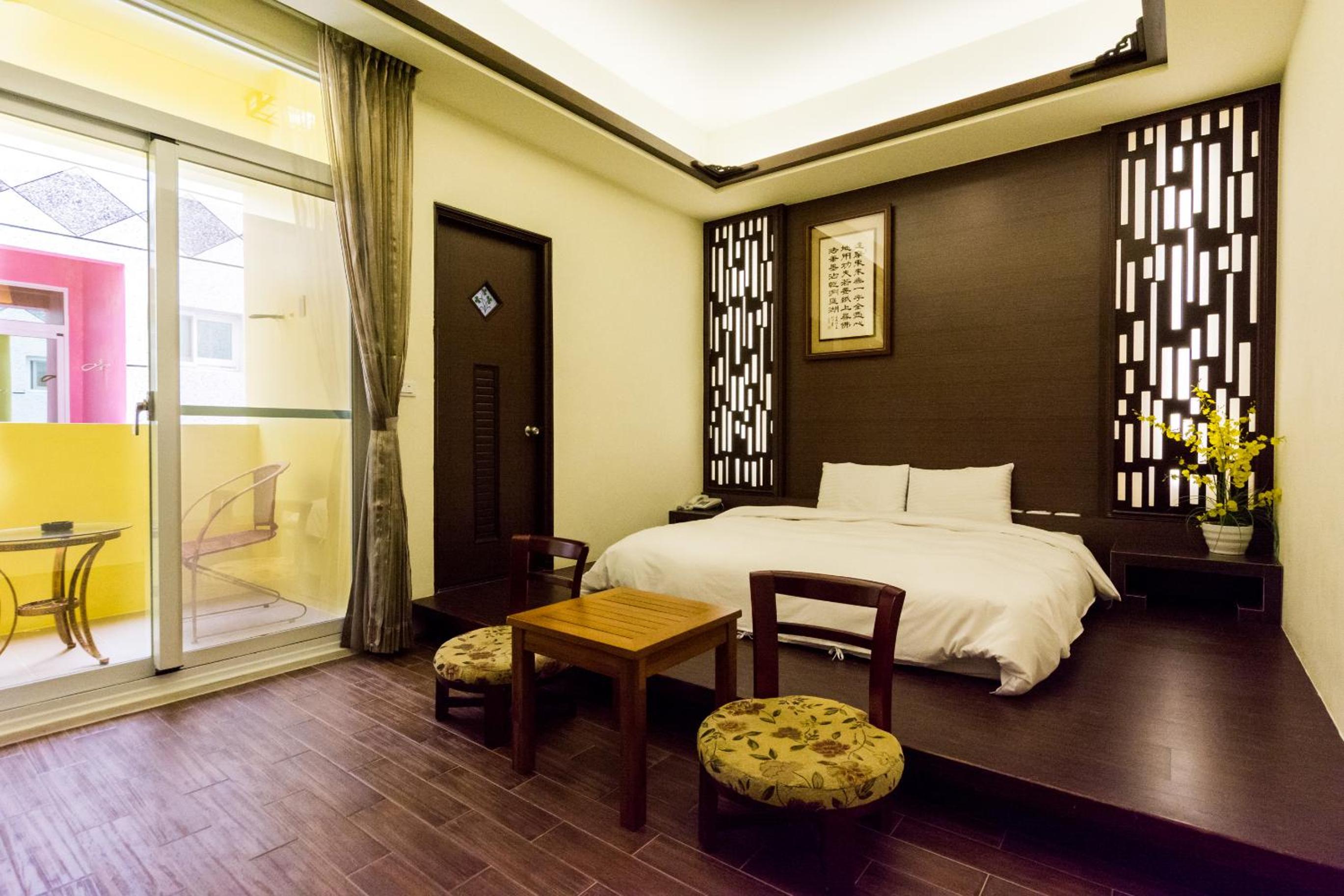 Queen Room with Balcony - Travel Subsidy Program Only (Only for Taiwanese)  photo 3