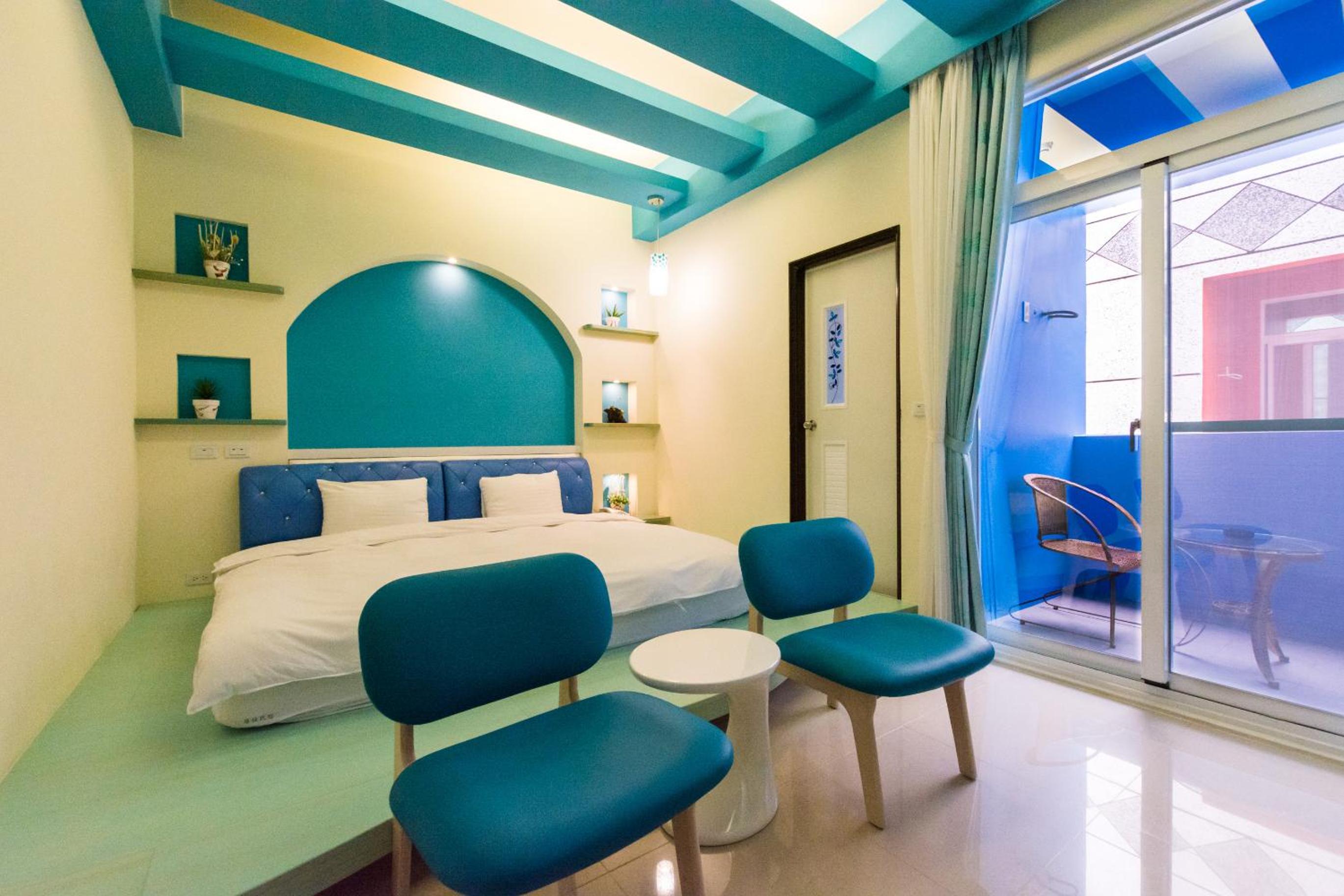 Queen Room with Balcony photo 1