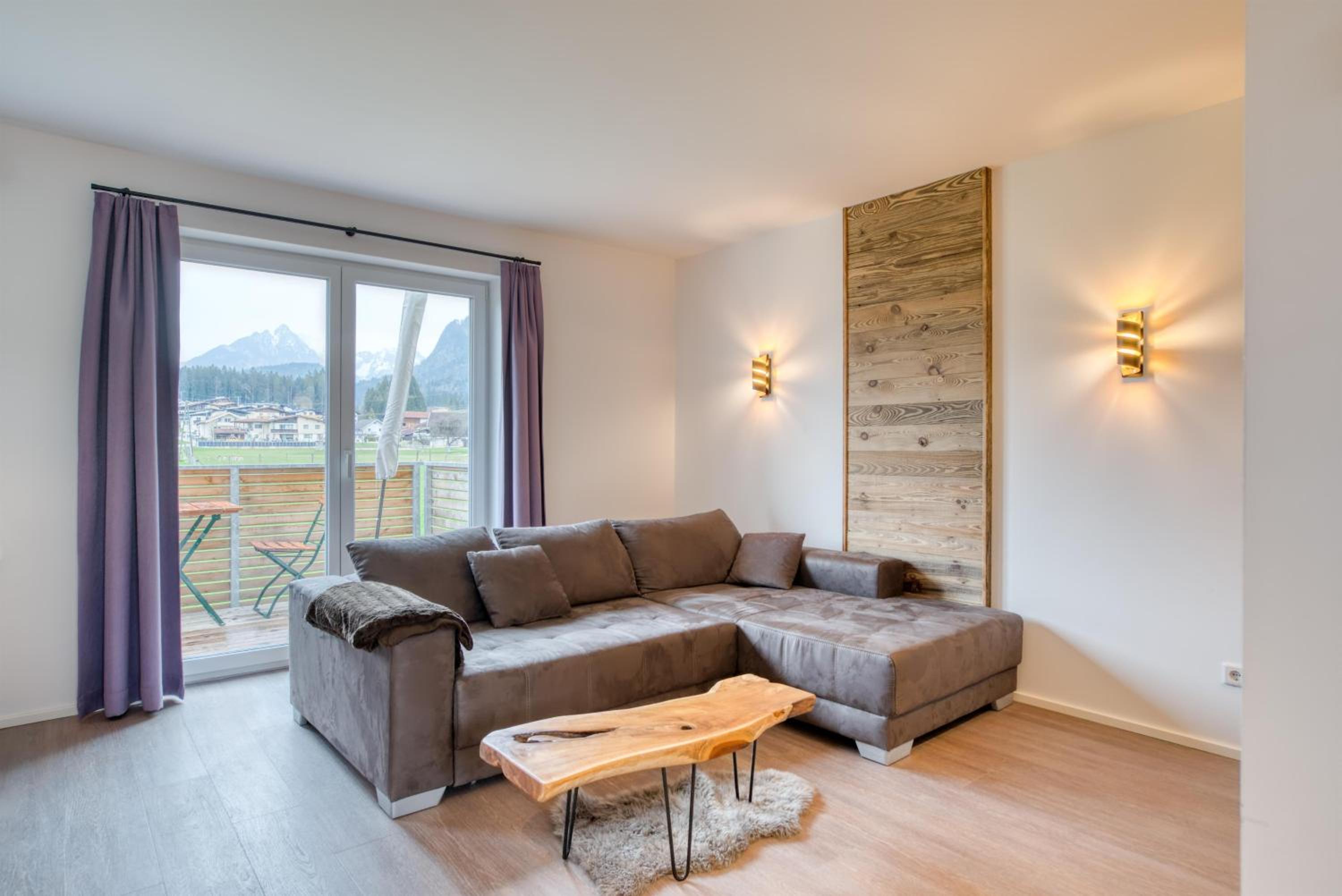 Premium Apartment 4 with 2 Bedrooms and Balcony photo 3