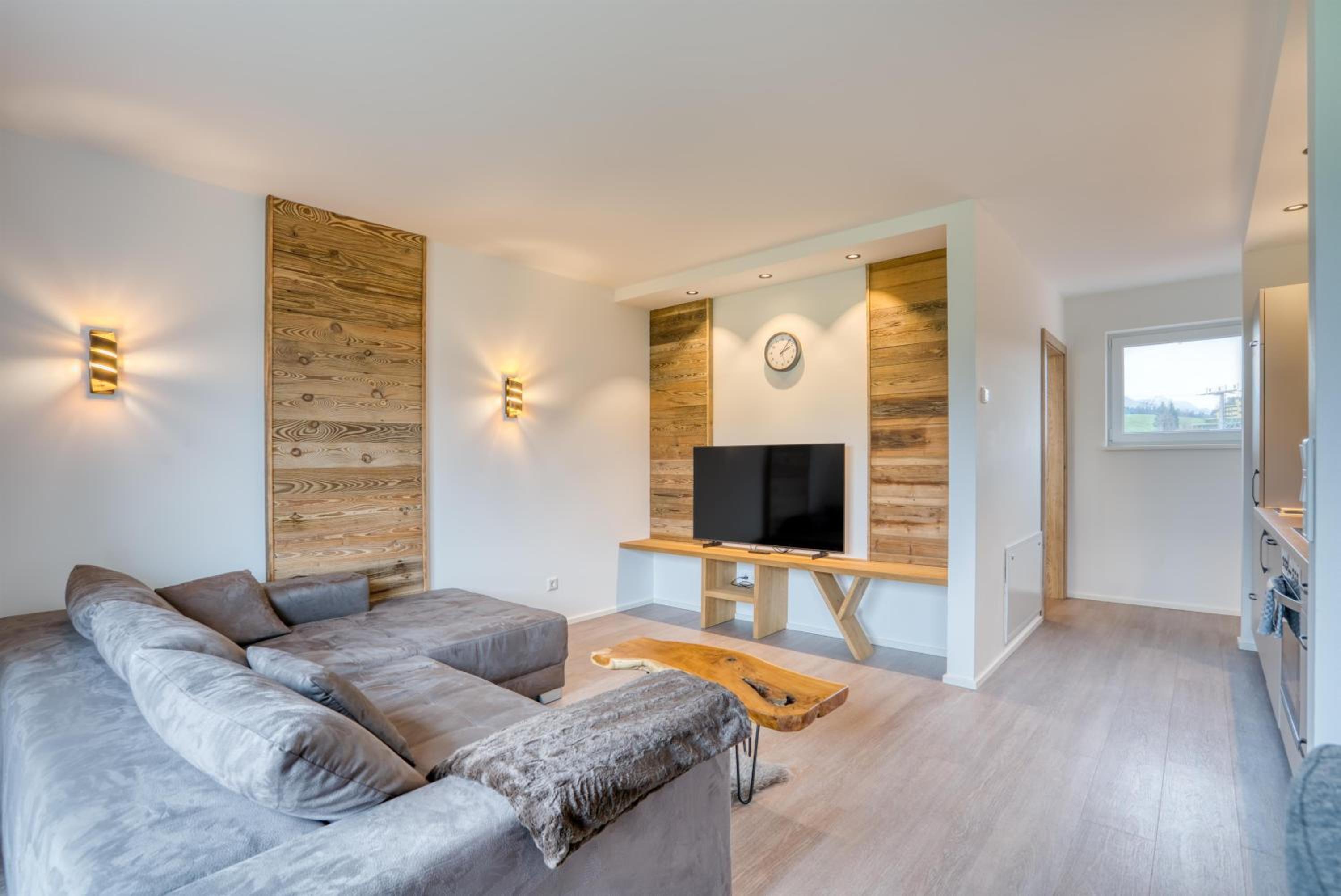 Premium Apartment 4 with 2 Bedrooms and Balcony photo 1