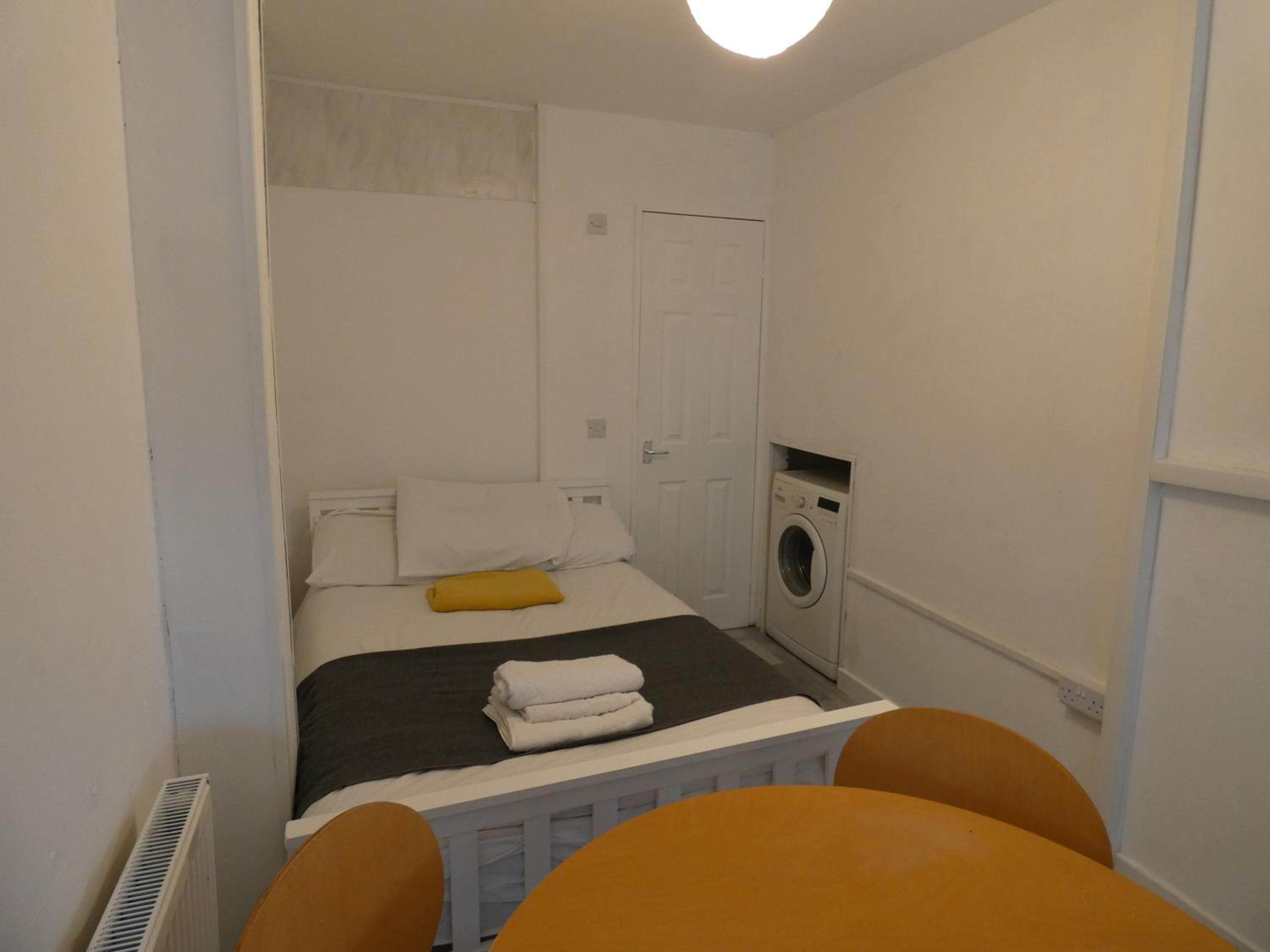 Studio Apartment photo 1