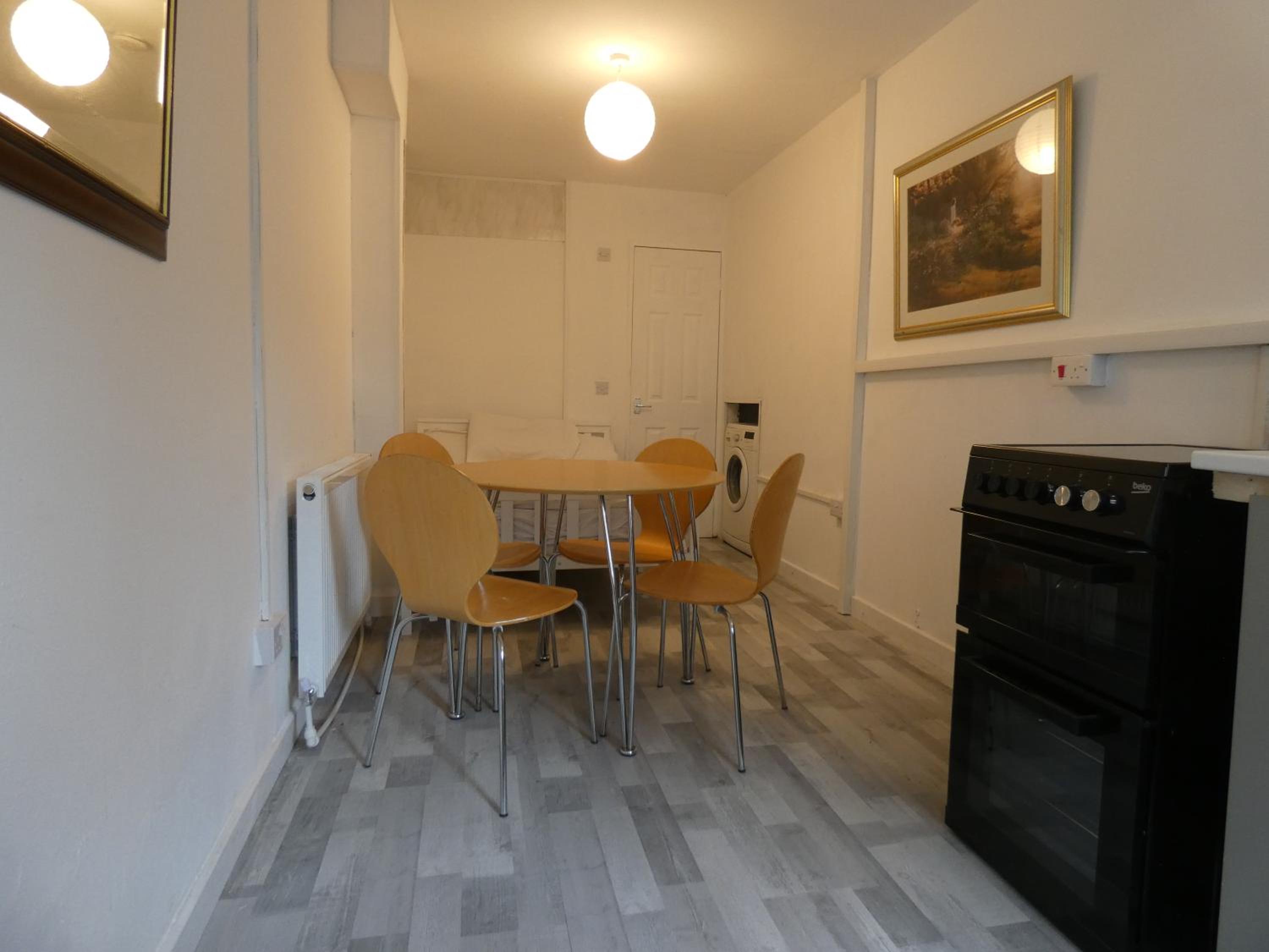 Studio Apartment photo 3