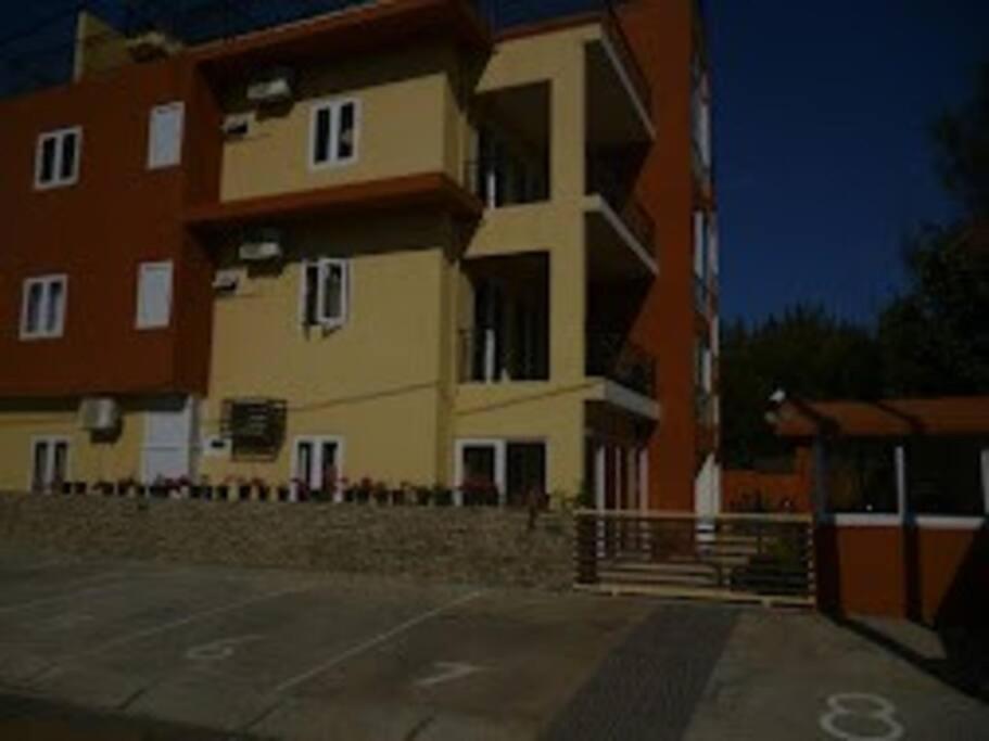 Two-Bedroom Apartment - Photo 11