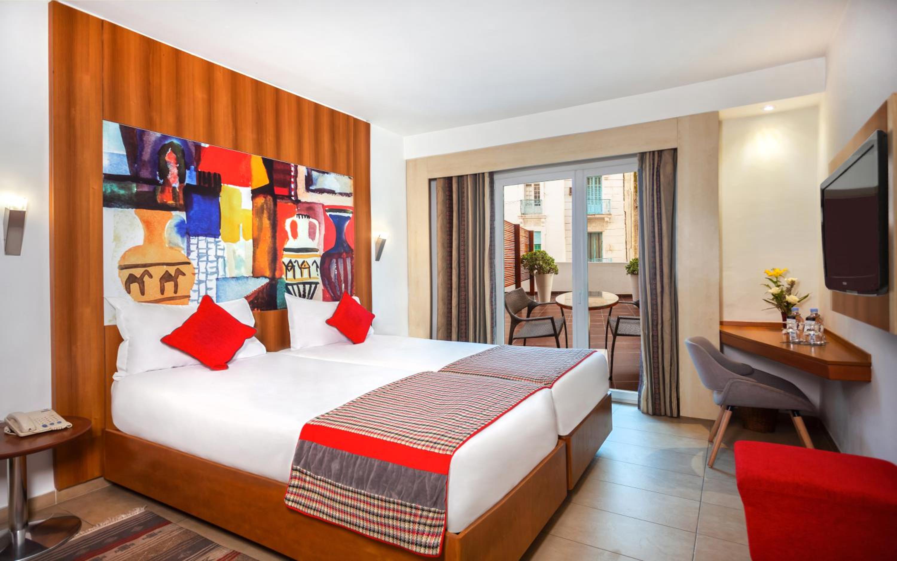 Deluxe Room - Photo 4