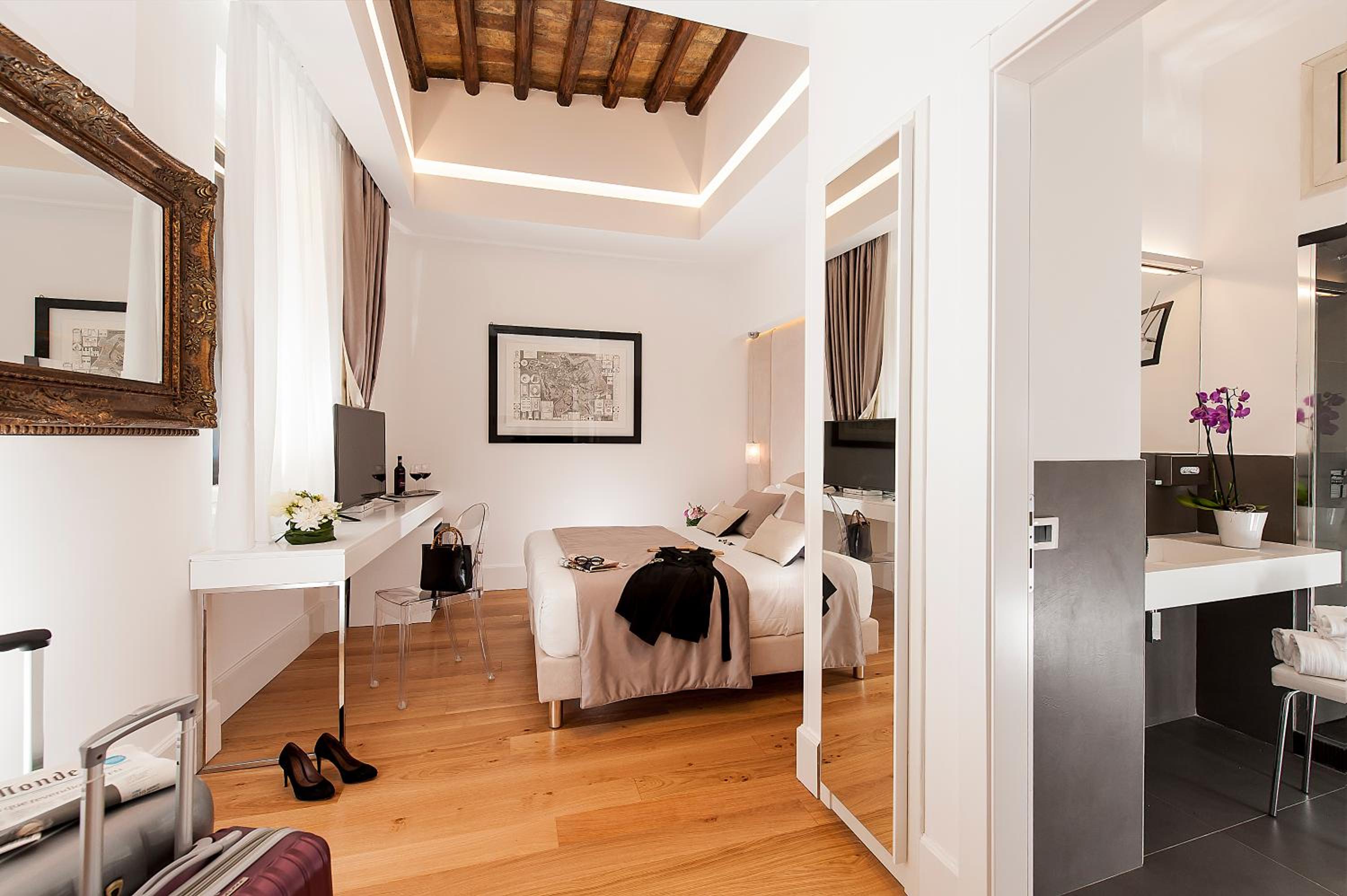 Superior Double or Twin Room photo 3