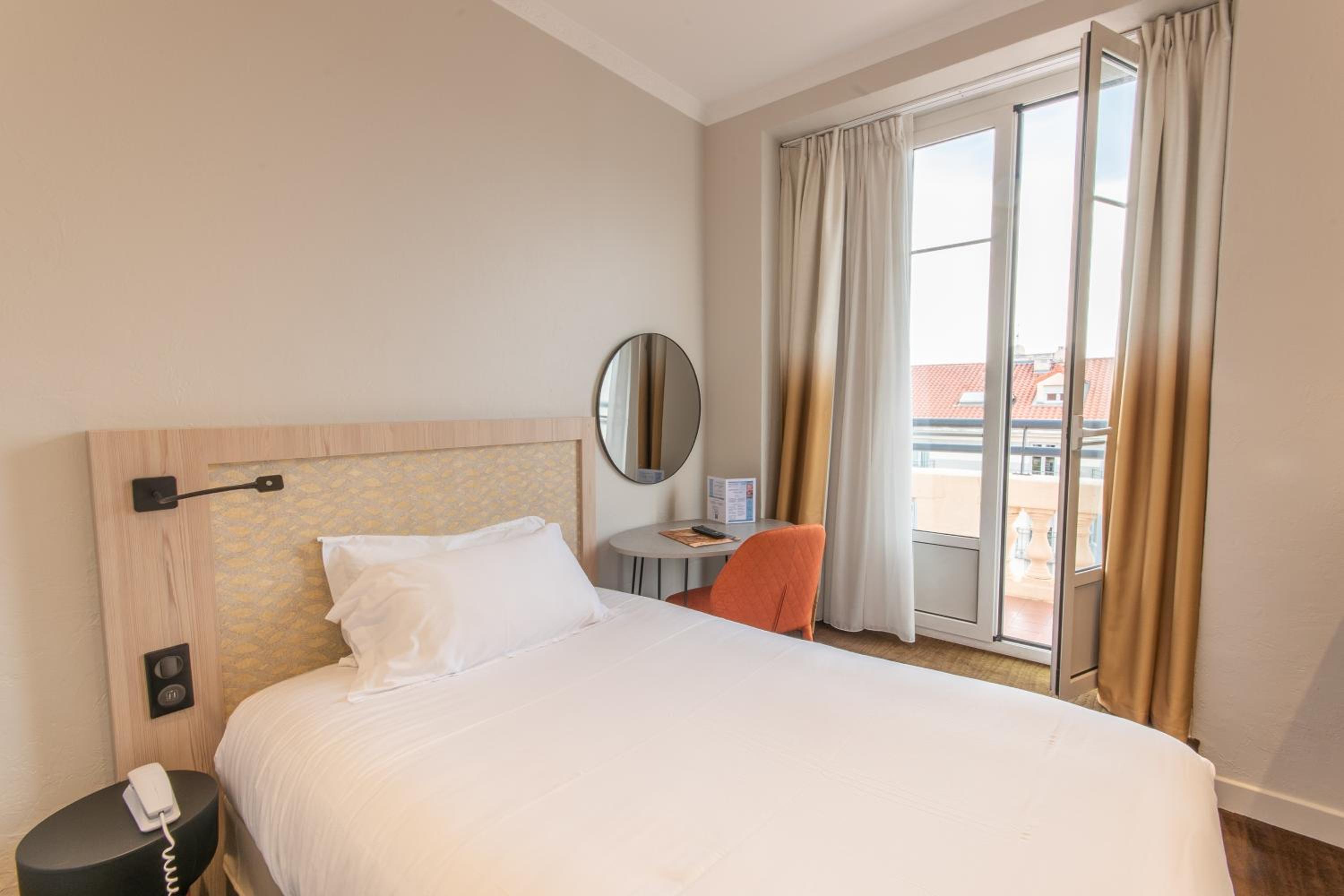Single Room - Photo 1