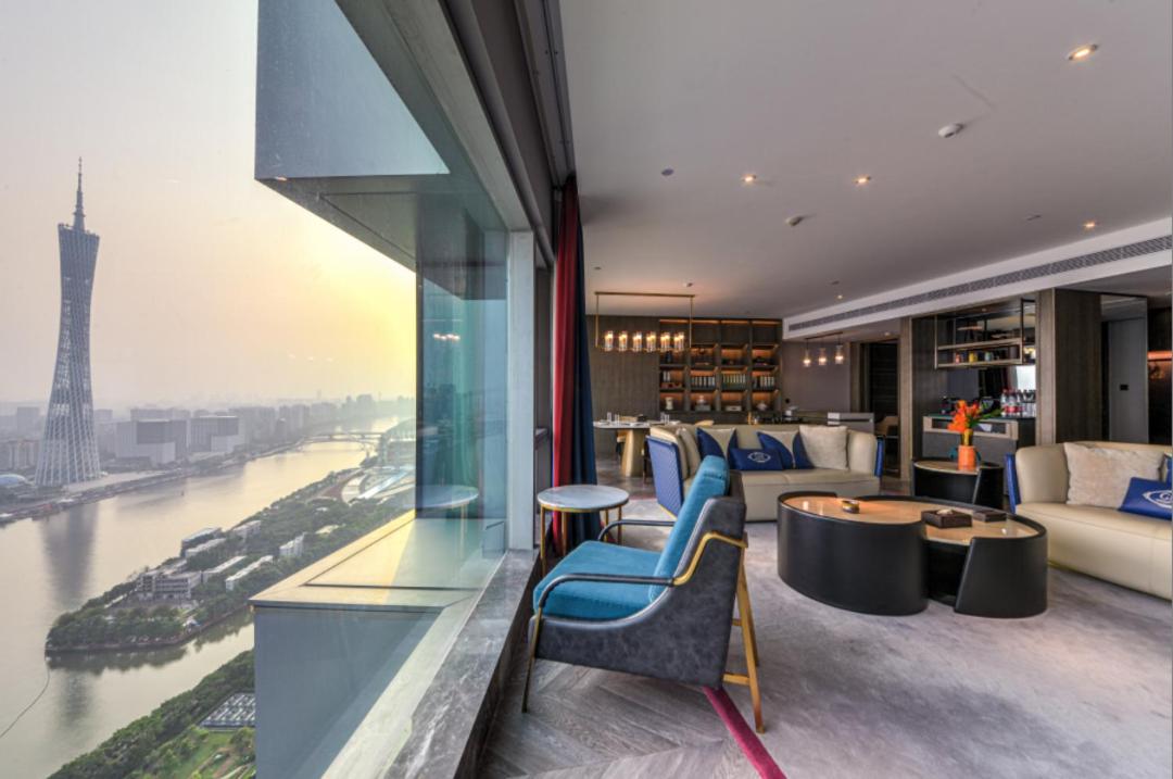 Elegant Residence Suite photo 2