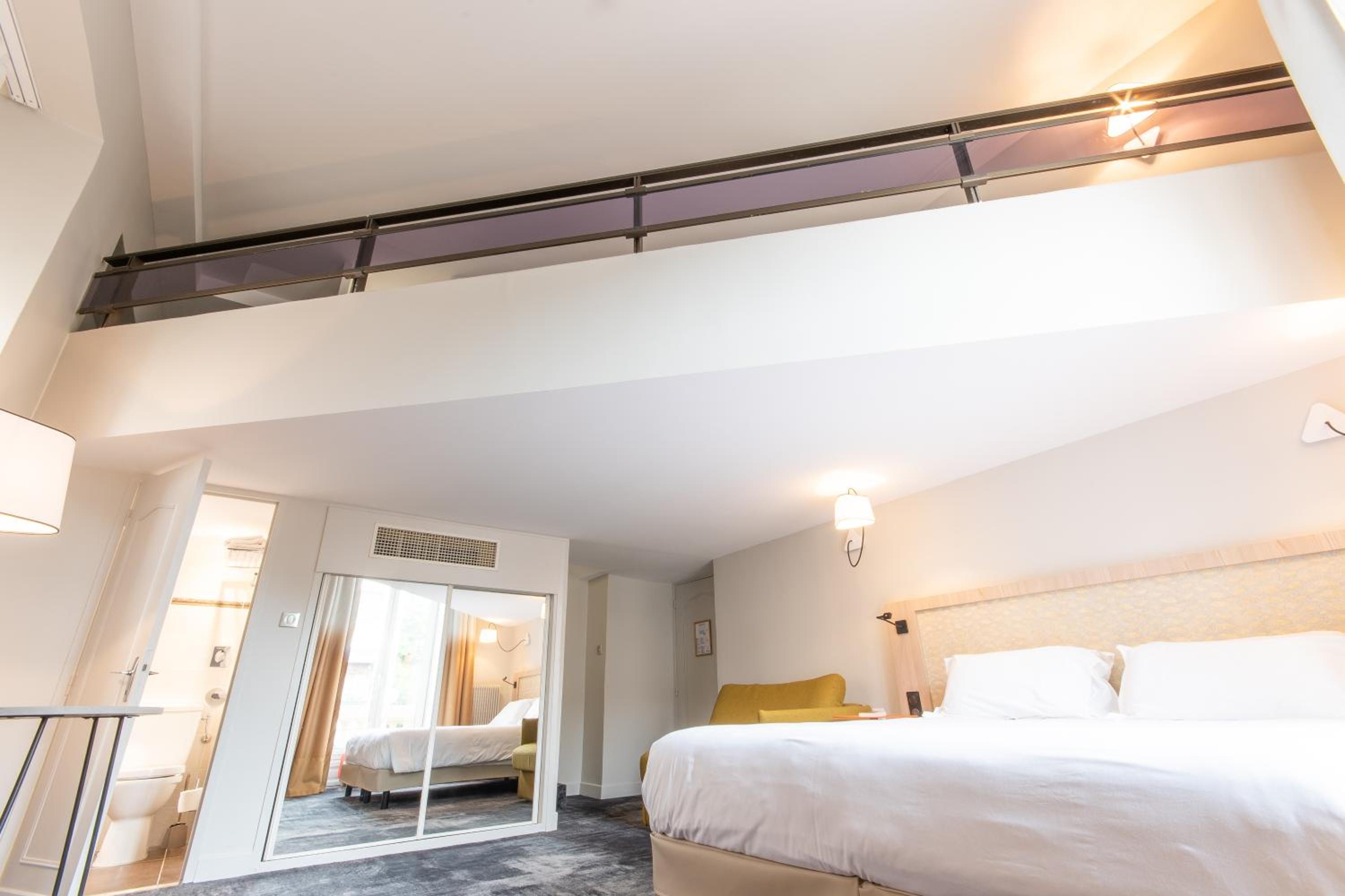 Quadruple Room - Photo 8