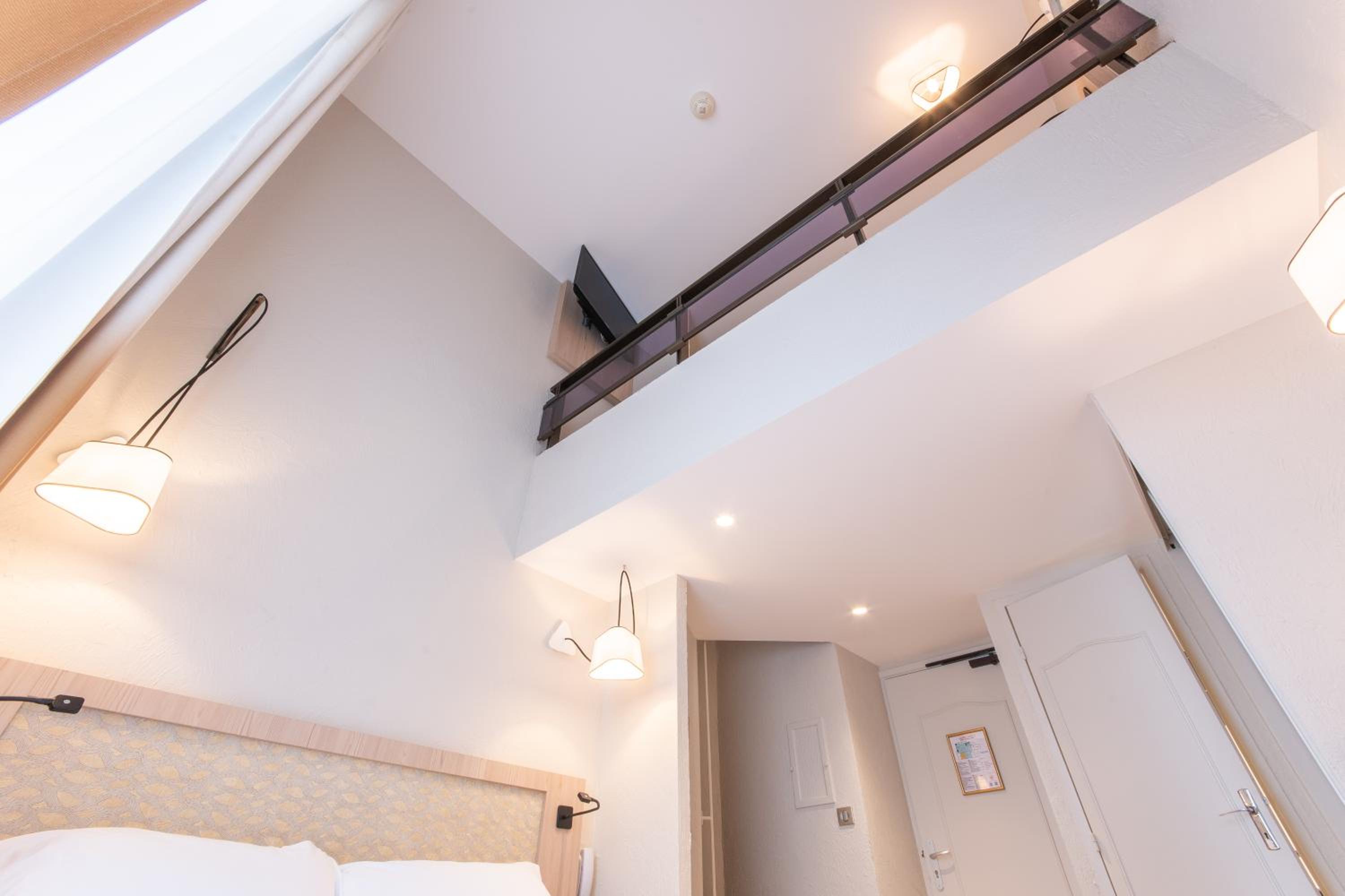 Quadruple Room - Photo 9
