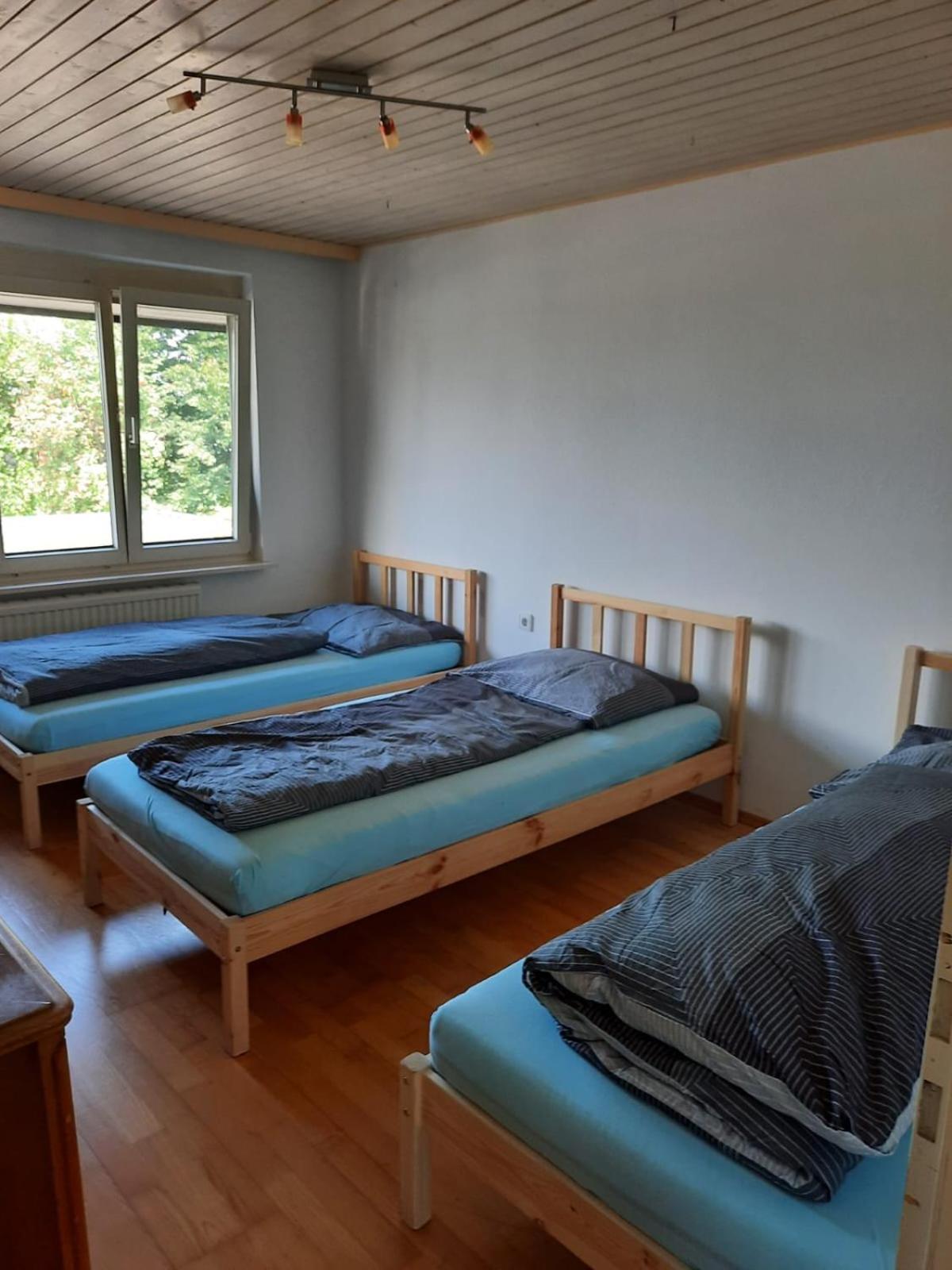 Basic Triple Room with Shared Bathroom photo 2