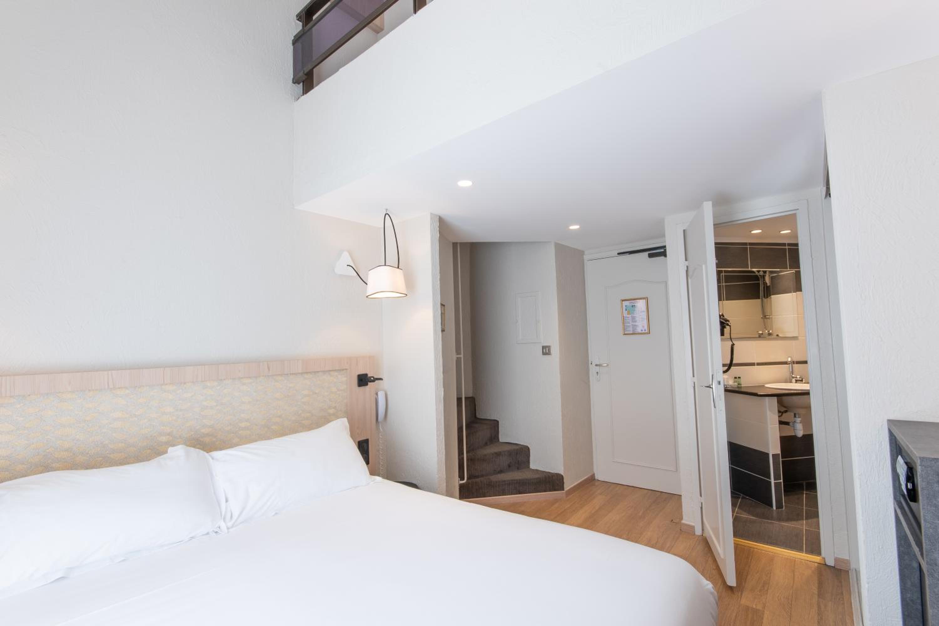 Quadruple Room - Photo 5