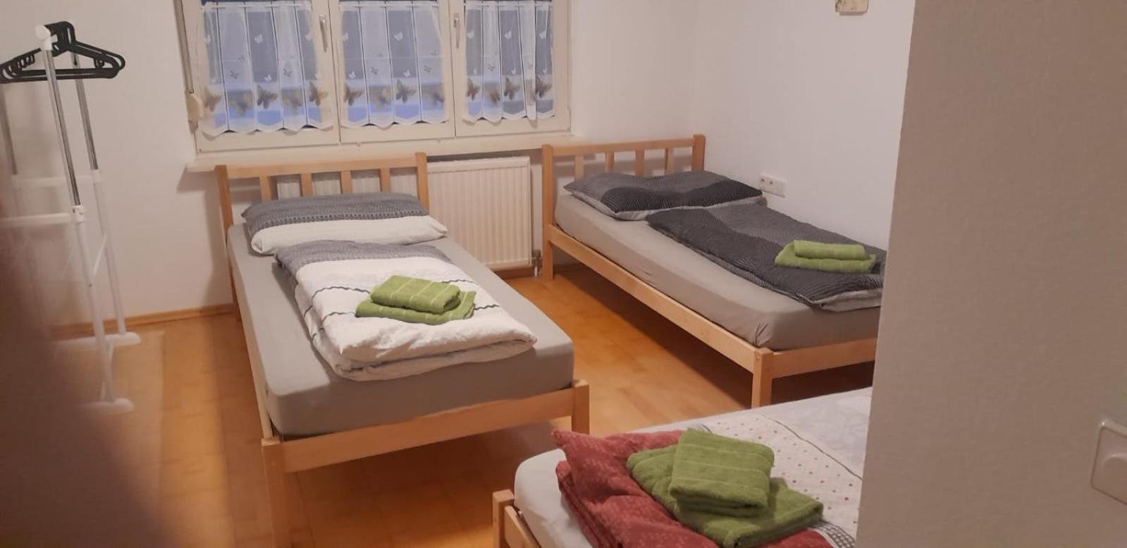 Basic Triple Room with Shared Bathroom photo 1