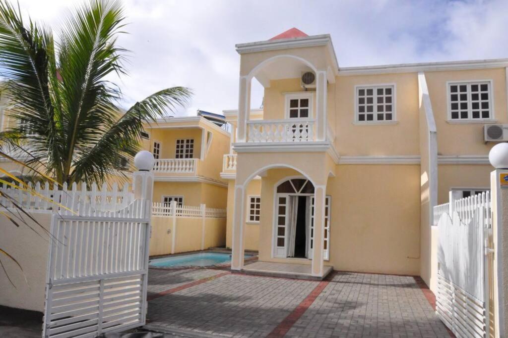 Three-Bedroom Villa photo 1