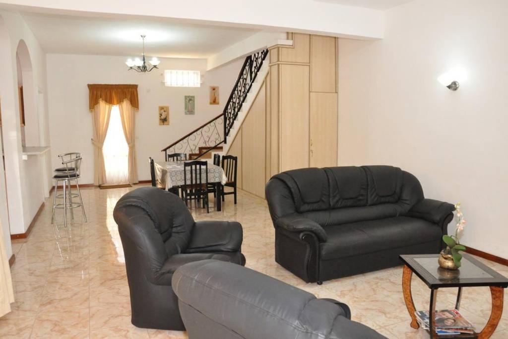 Three-Bedroom Villa photo 3