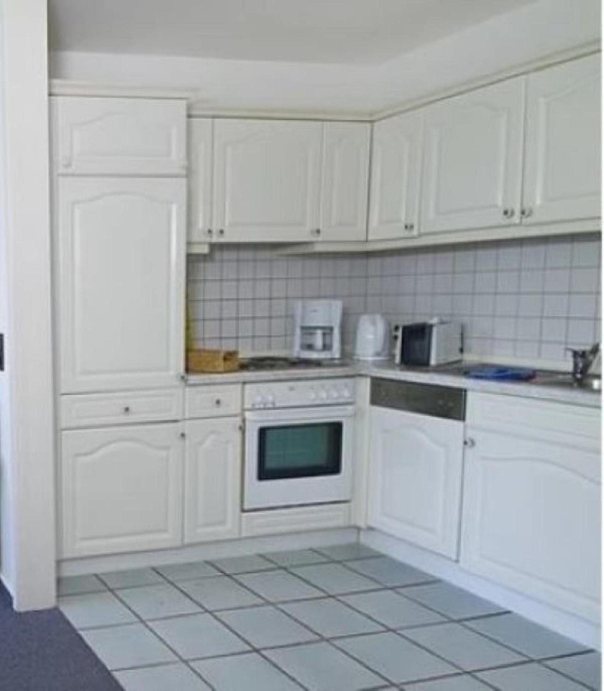 Apartment photo 2
