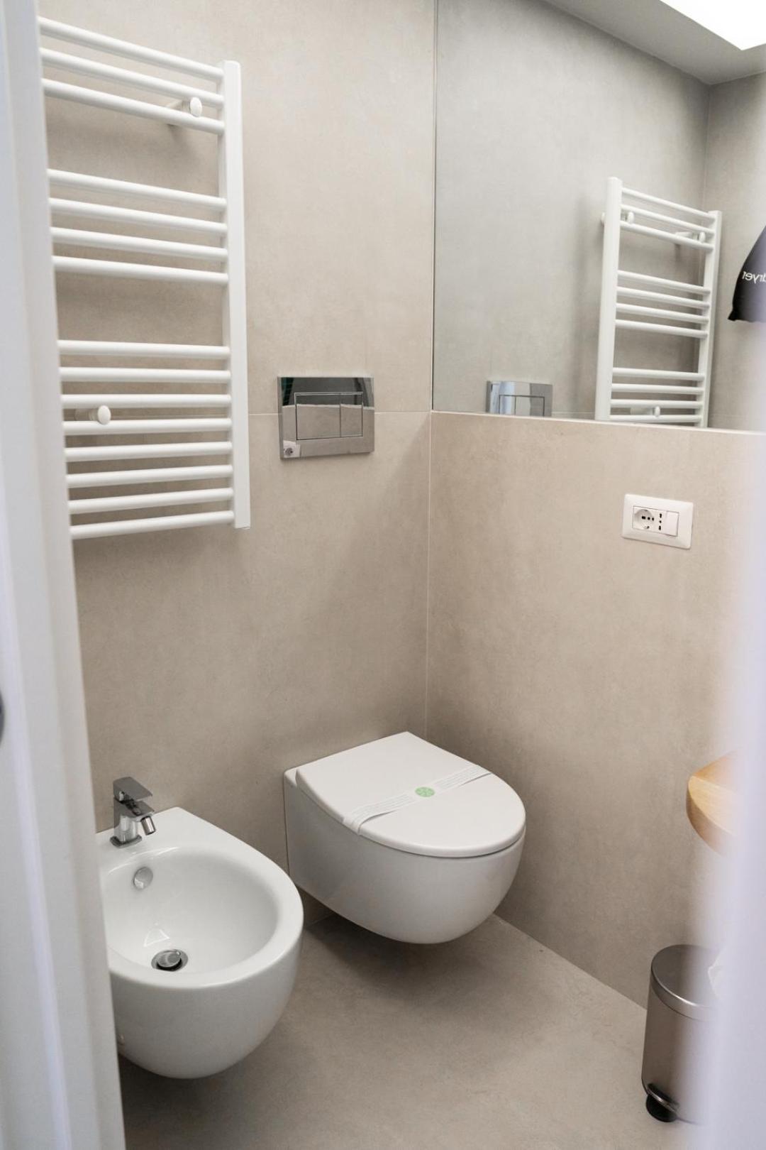Apartment with Balcony photo 2