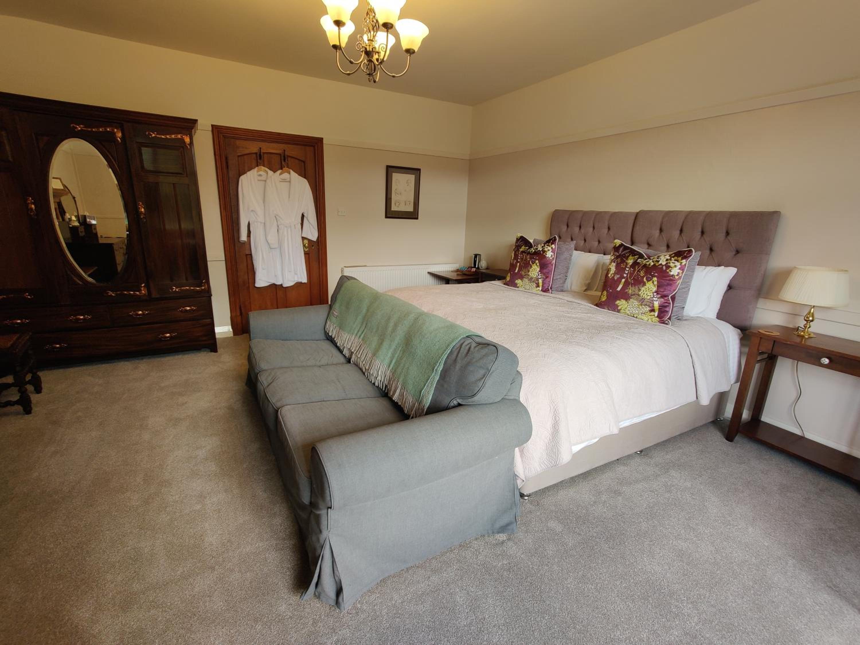 Luxury King Room photo 3
