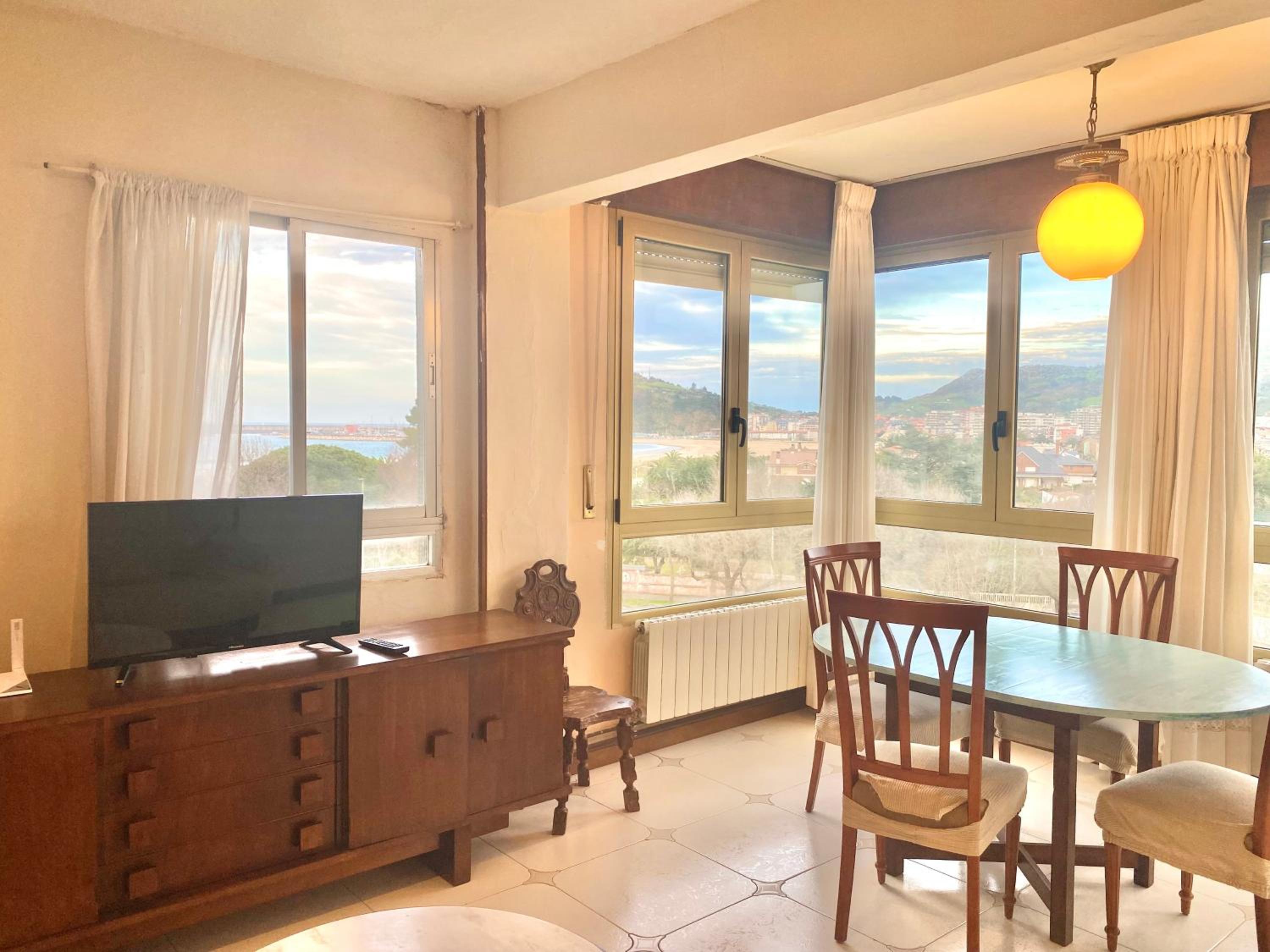 Apartamento de dos habitaciones con vista al mar