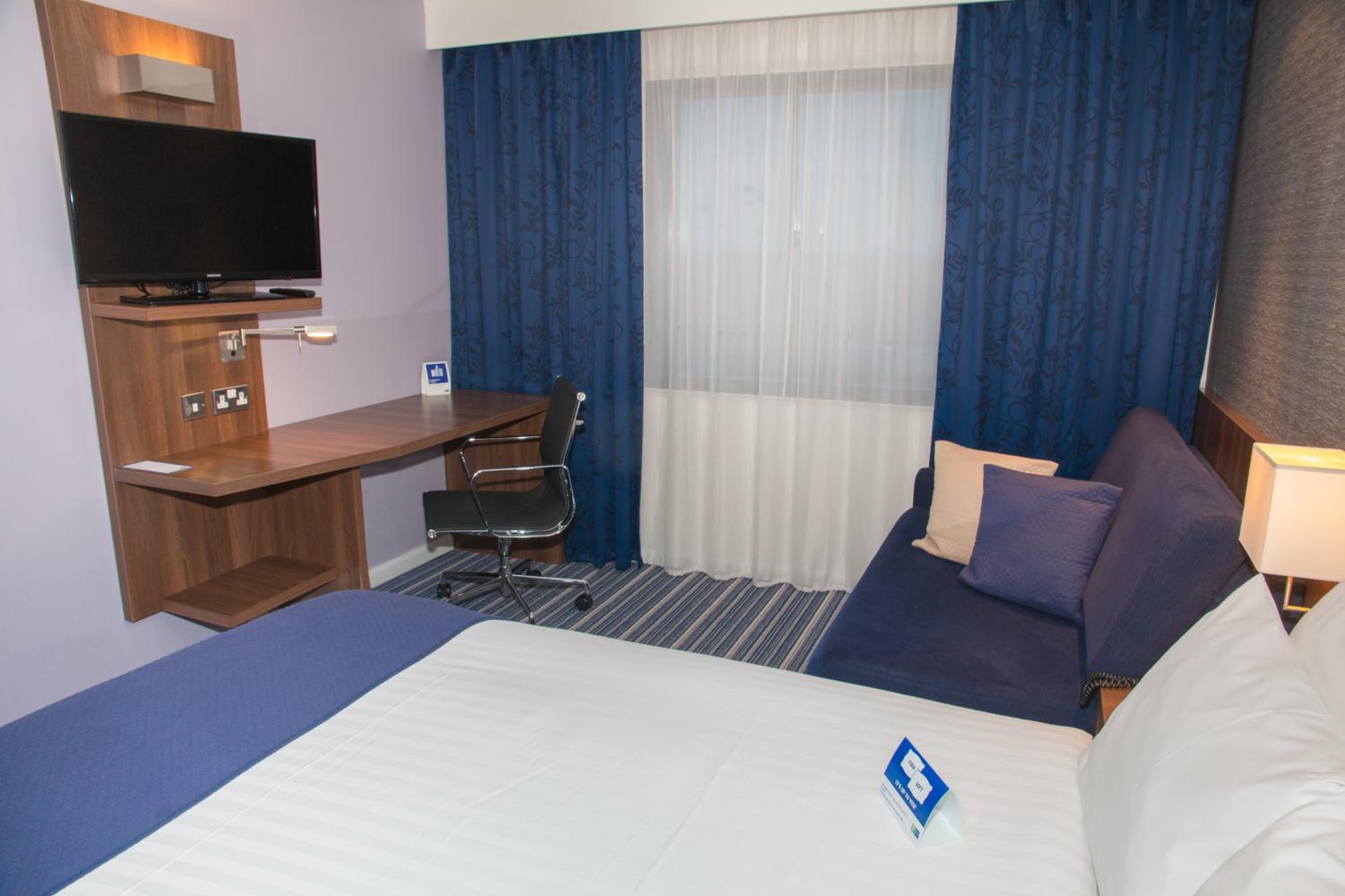 Double Room with Free Hot Breakfast - Accessible - Photo 2