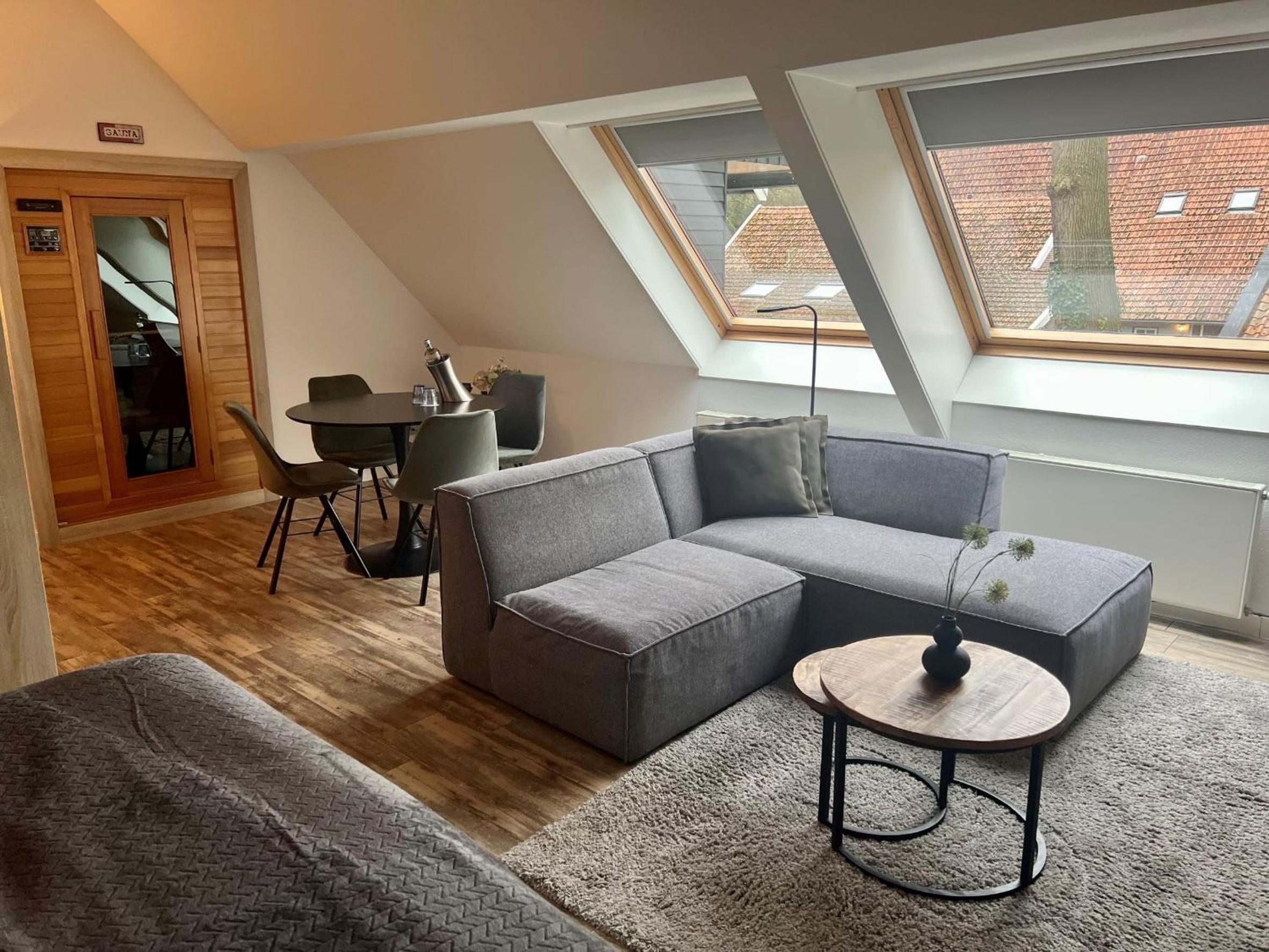 Suite - Photo 9