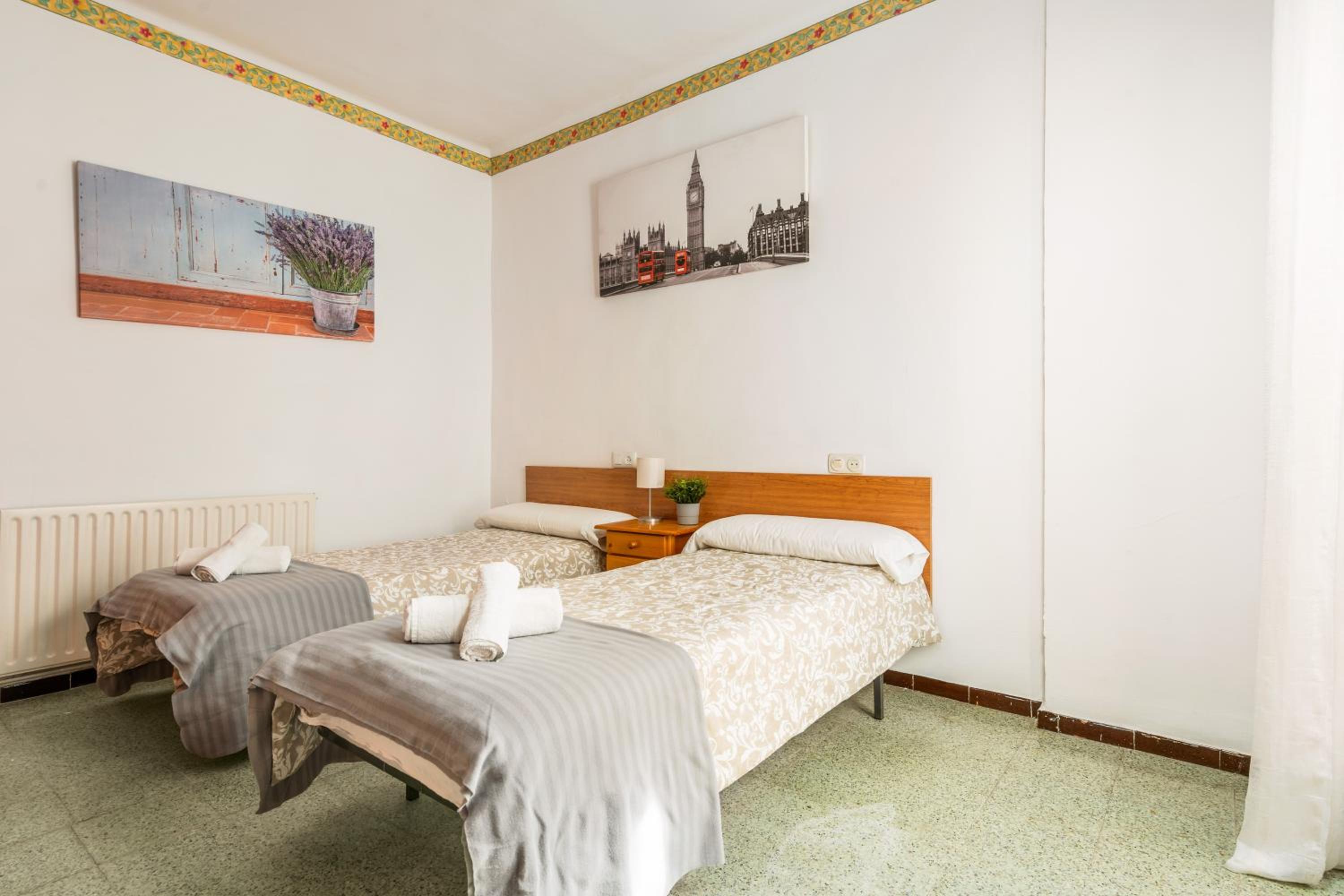 Standard Double Room With Shared Bathroom