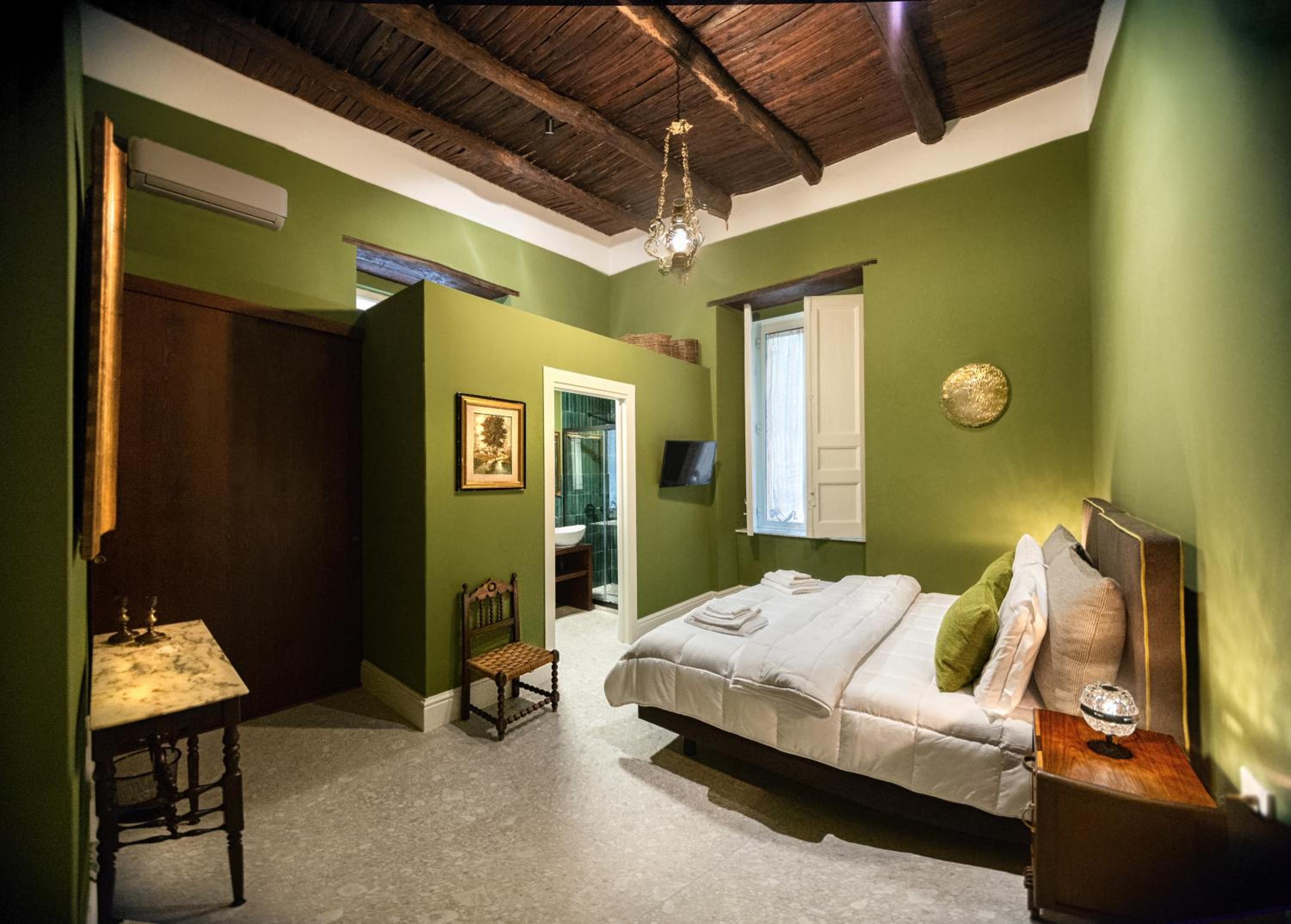 Double or Twin Room with Private Bathroom