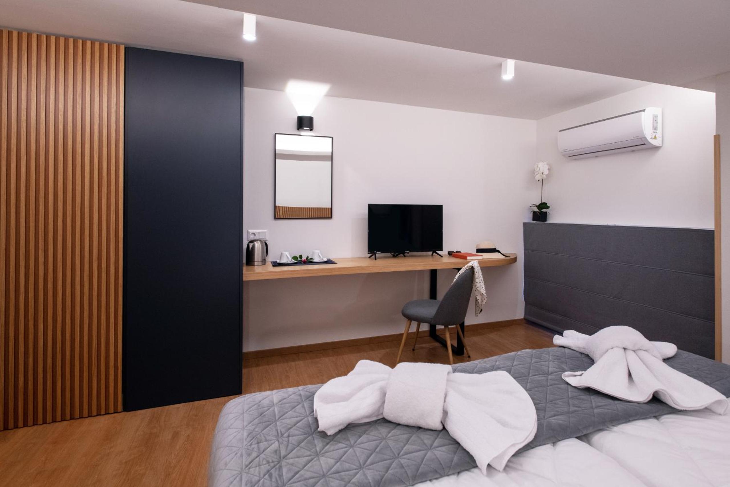 Deluxe Studio