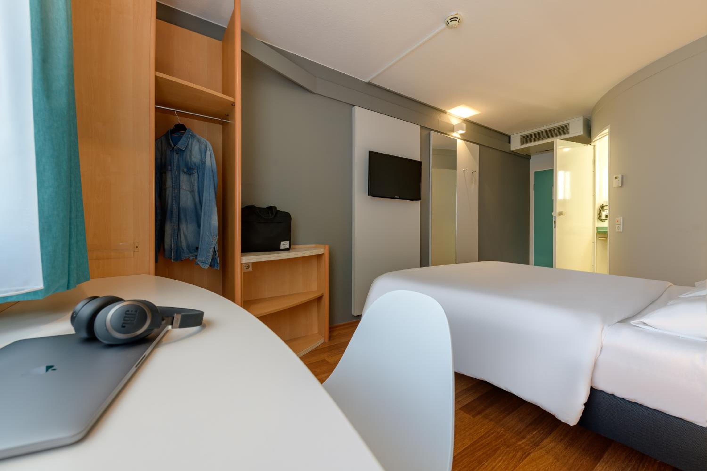 Standard Double Room - Photo 2