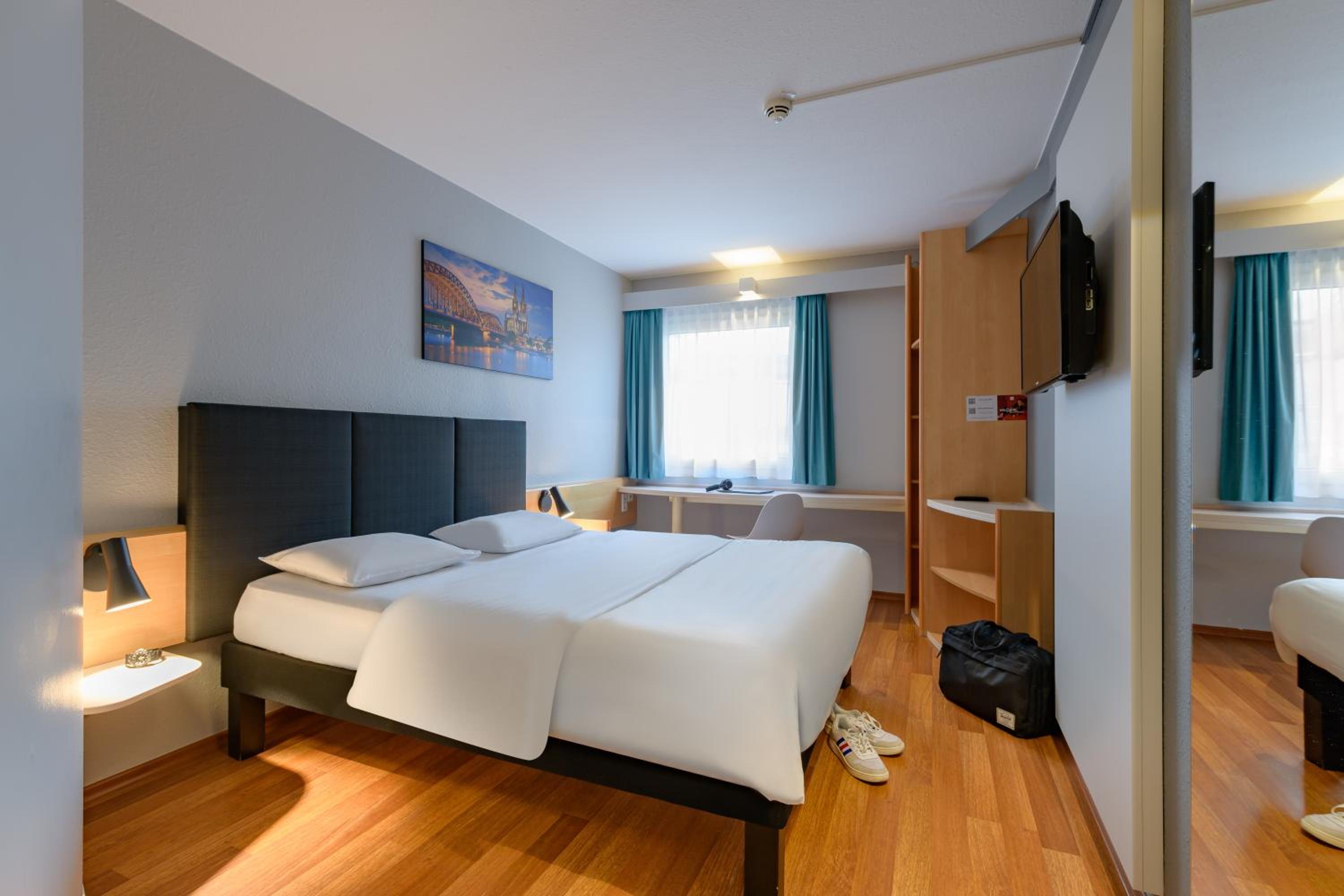Standard Double Room - Photo 3