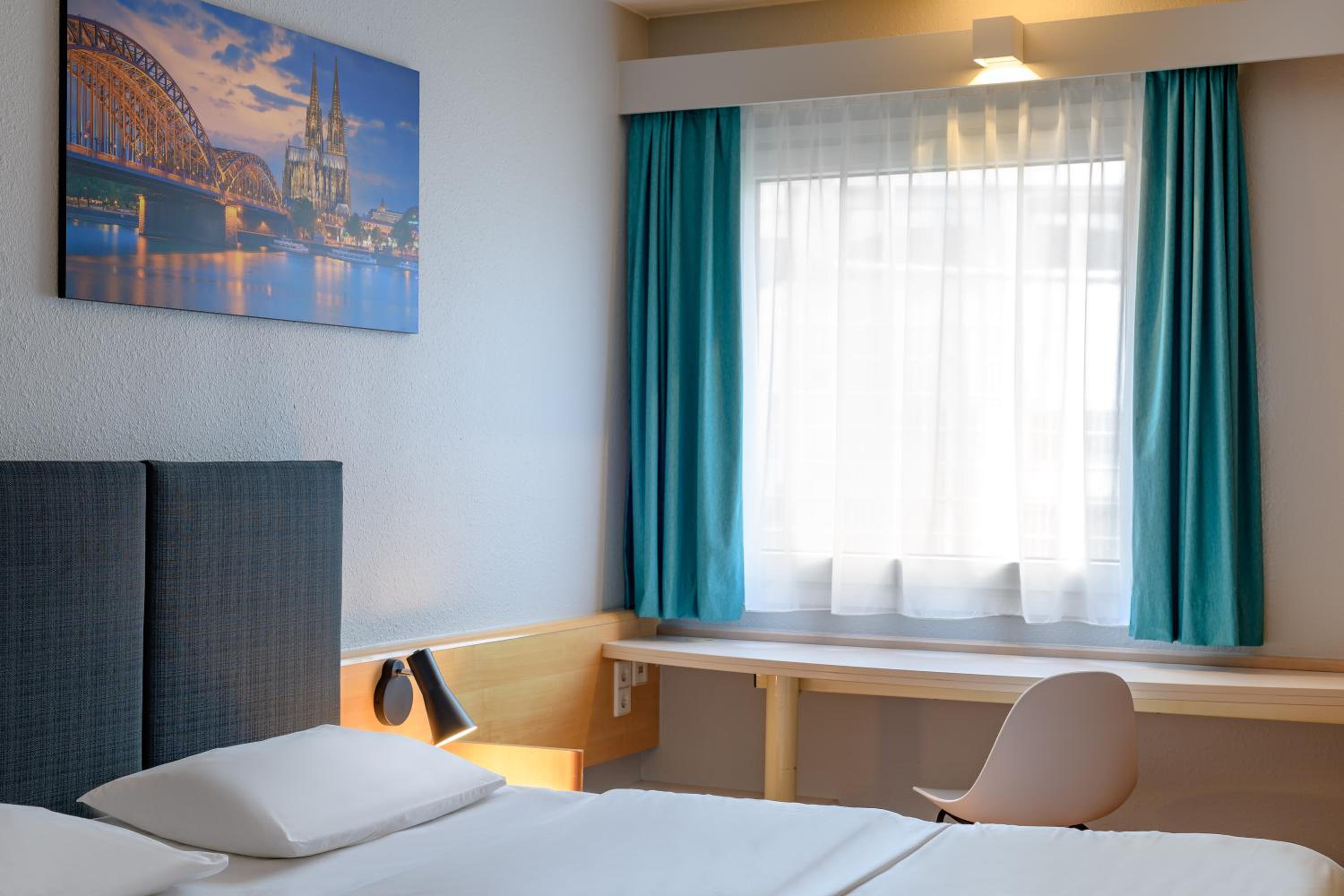 Standard Double Room - Photo 6